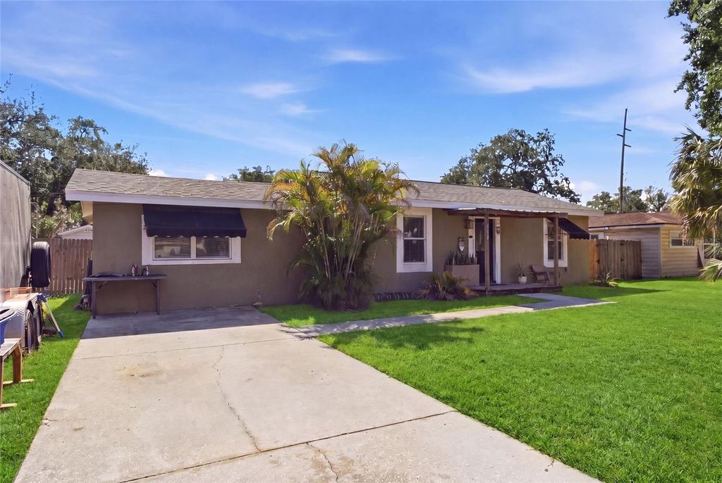 Photo of 6712 S Gabrielle Street, Tampa, FL 33611 (MLS # TB8504826)