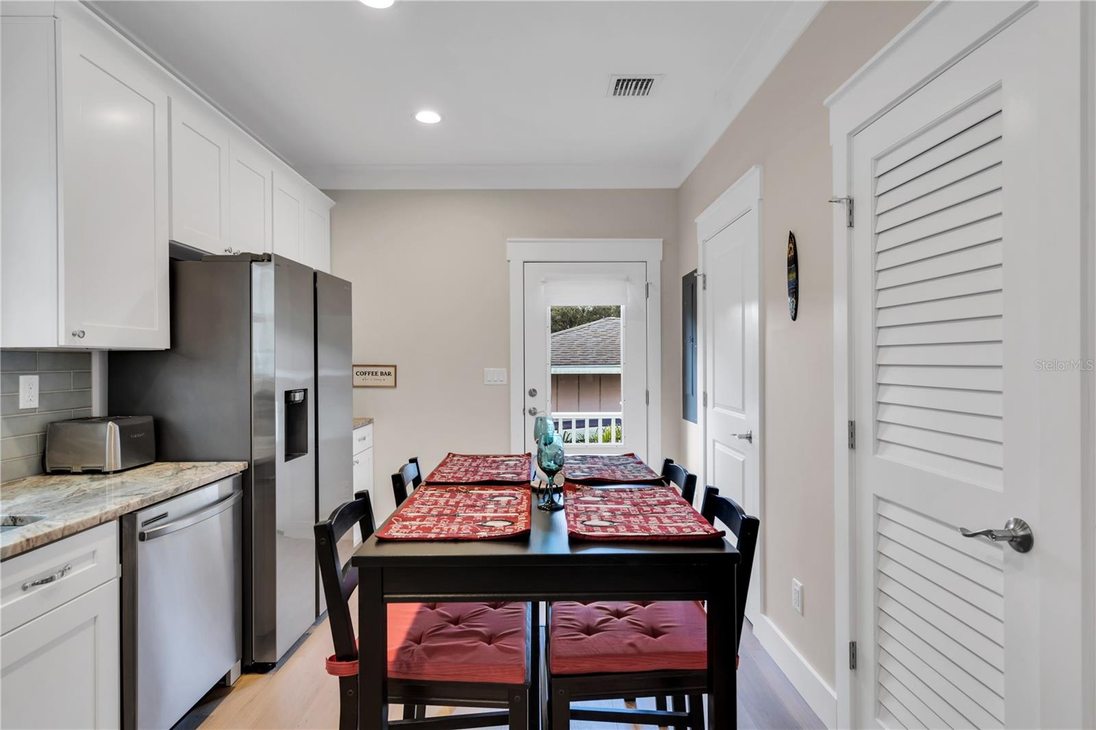 CASTAWAY COTTAGES - Residential
