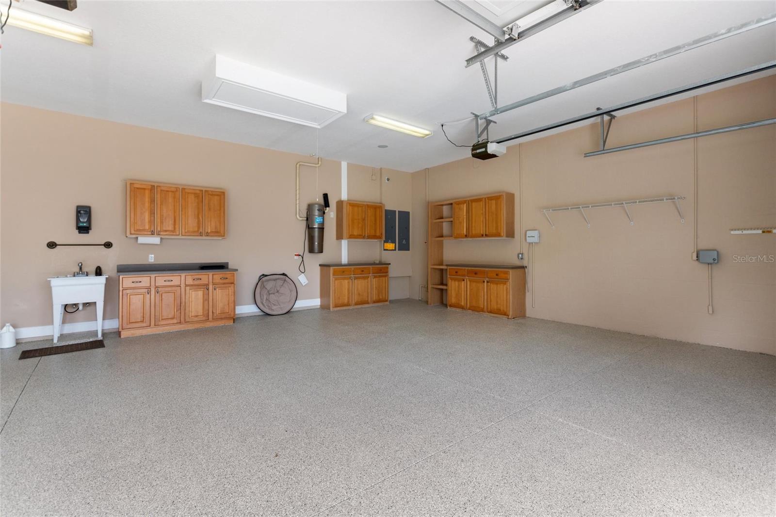 LAKE GIBSON SHORES - Residential