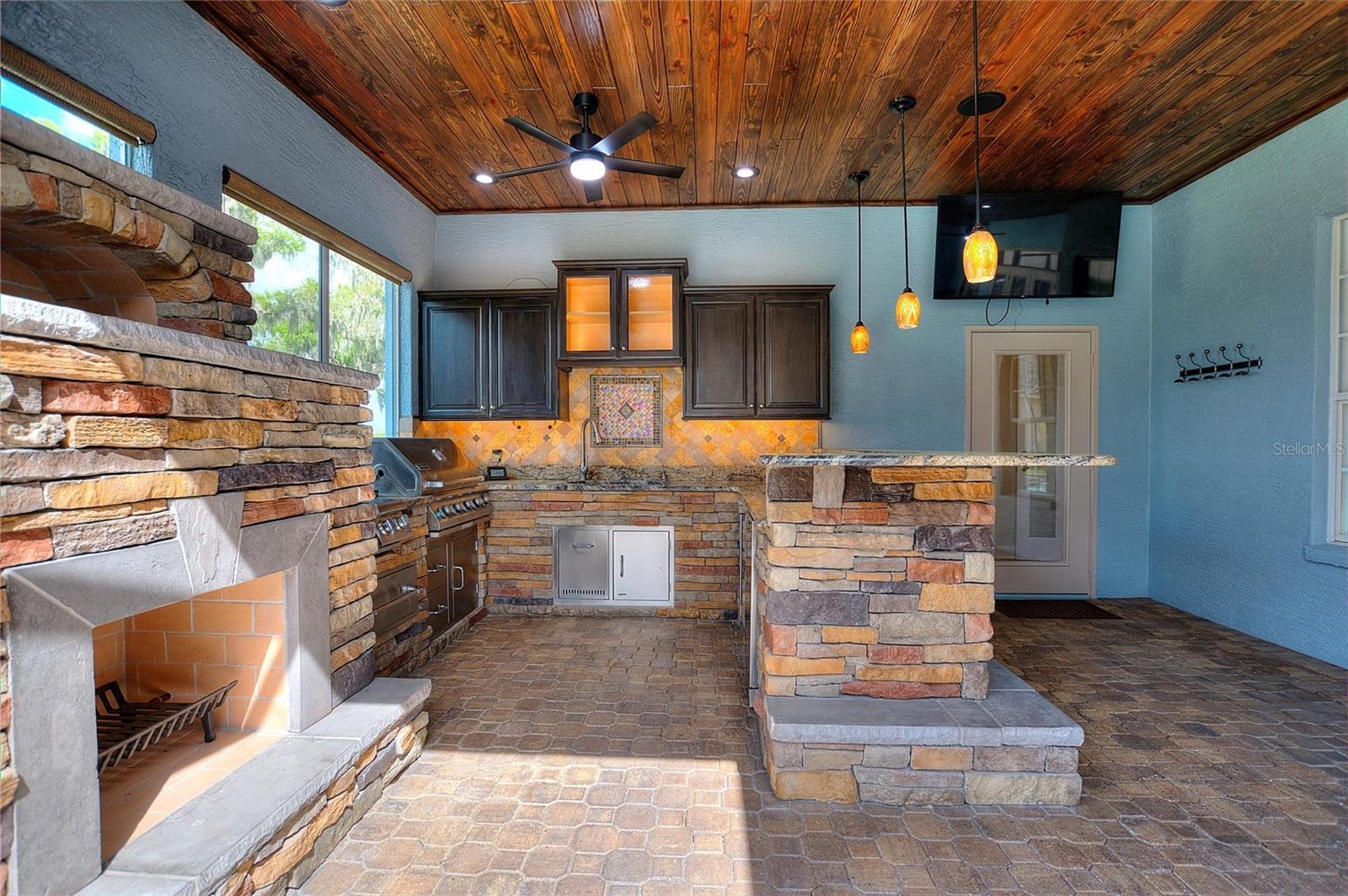 LAKE GIBSON SHORES - Residential