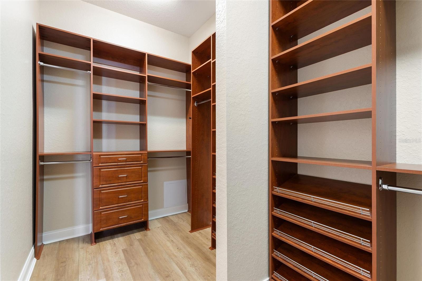 LAKE GIBSON SHORES - Residential