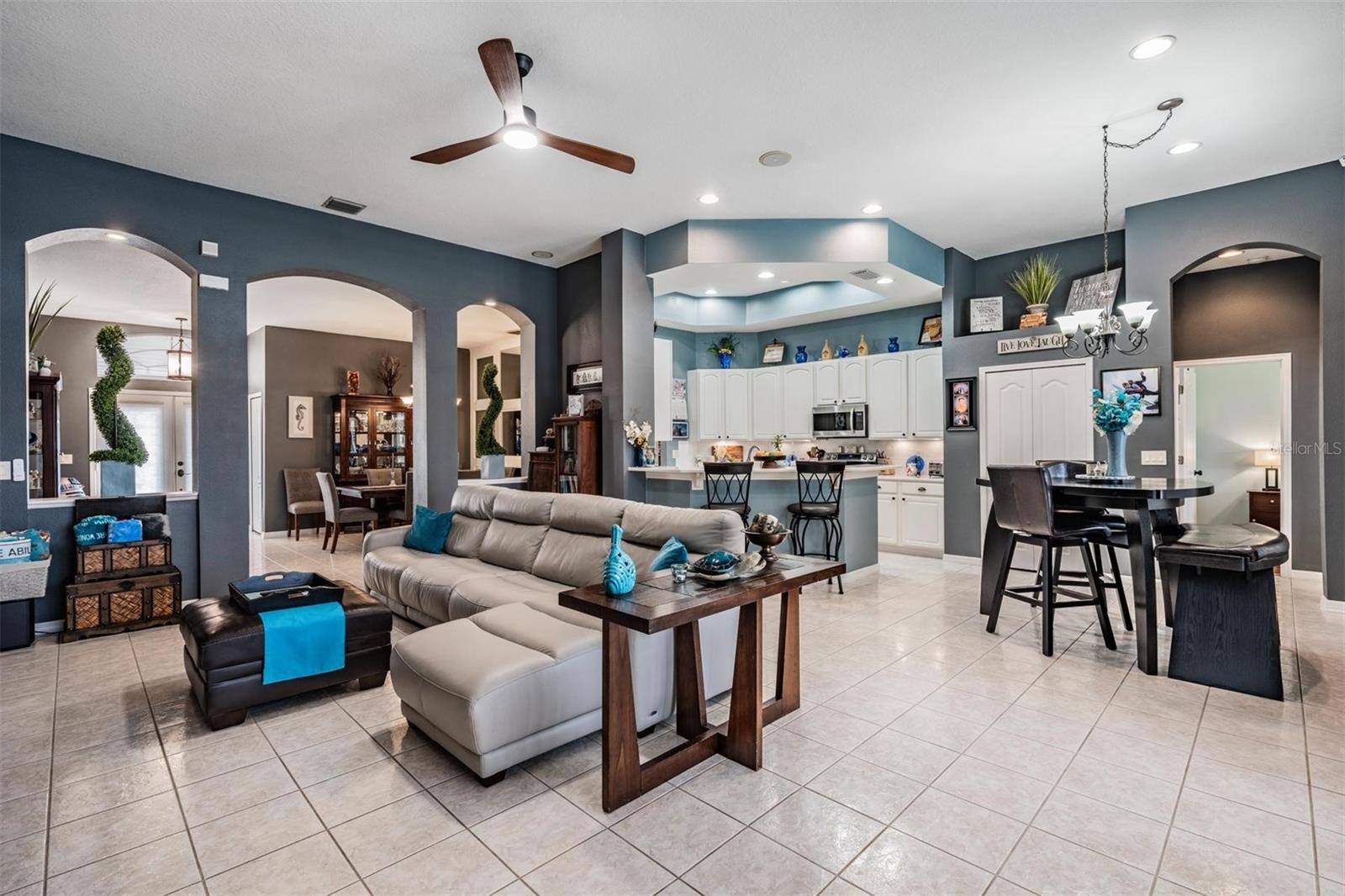 VALENCIA GARDENS PH 01 - Residential