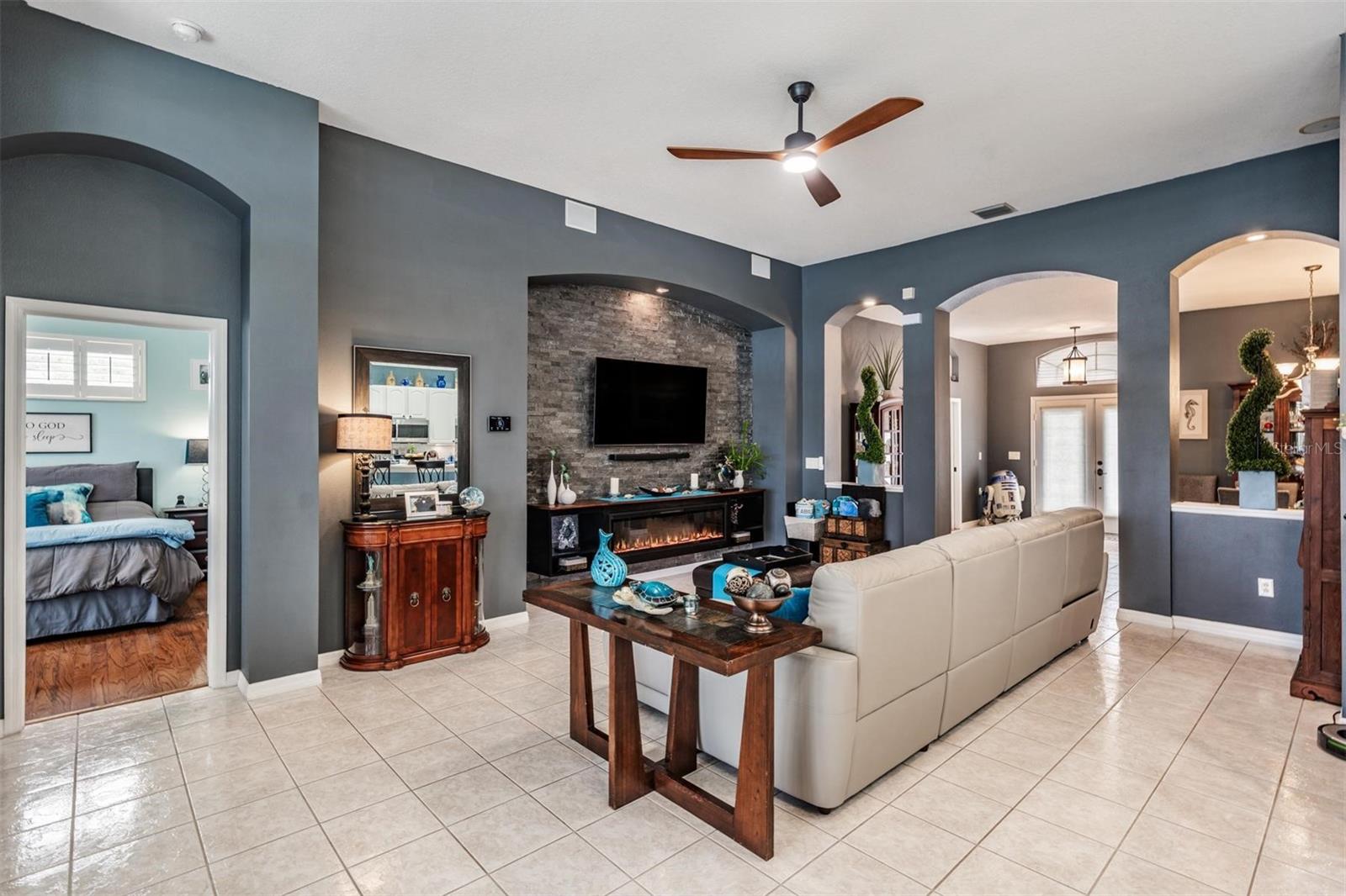 VALENCIA GARDENS PH 01 - Residential