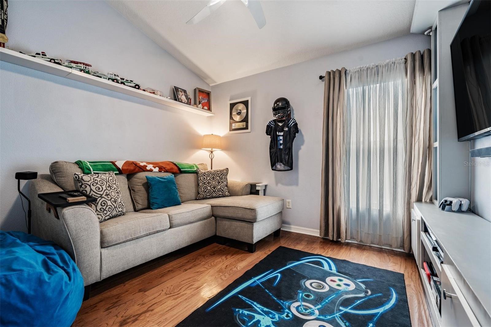 VALENCIA GARDENS PH 01 - Residential