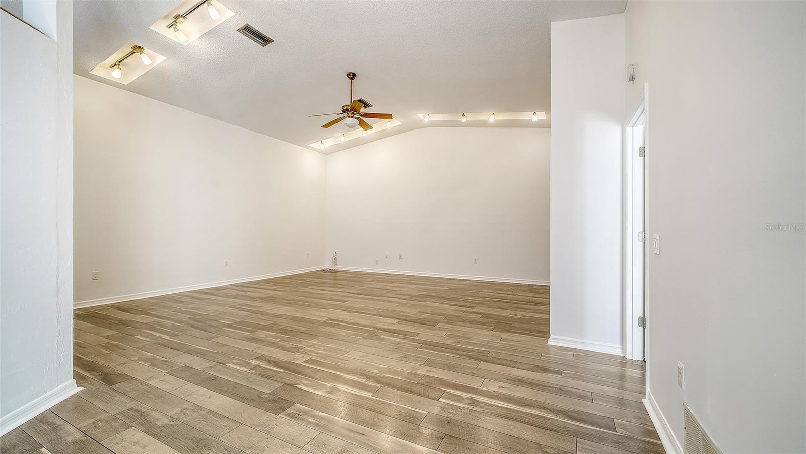 SUNILAND - Residential