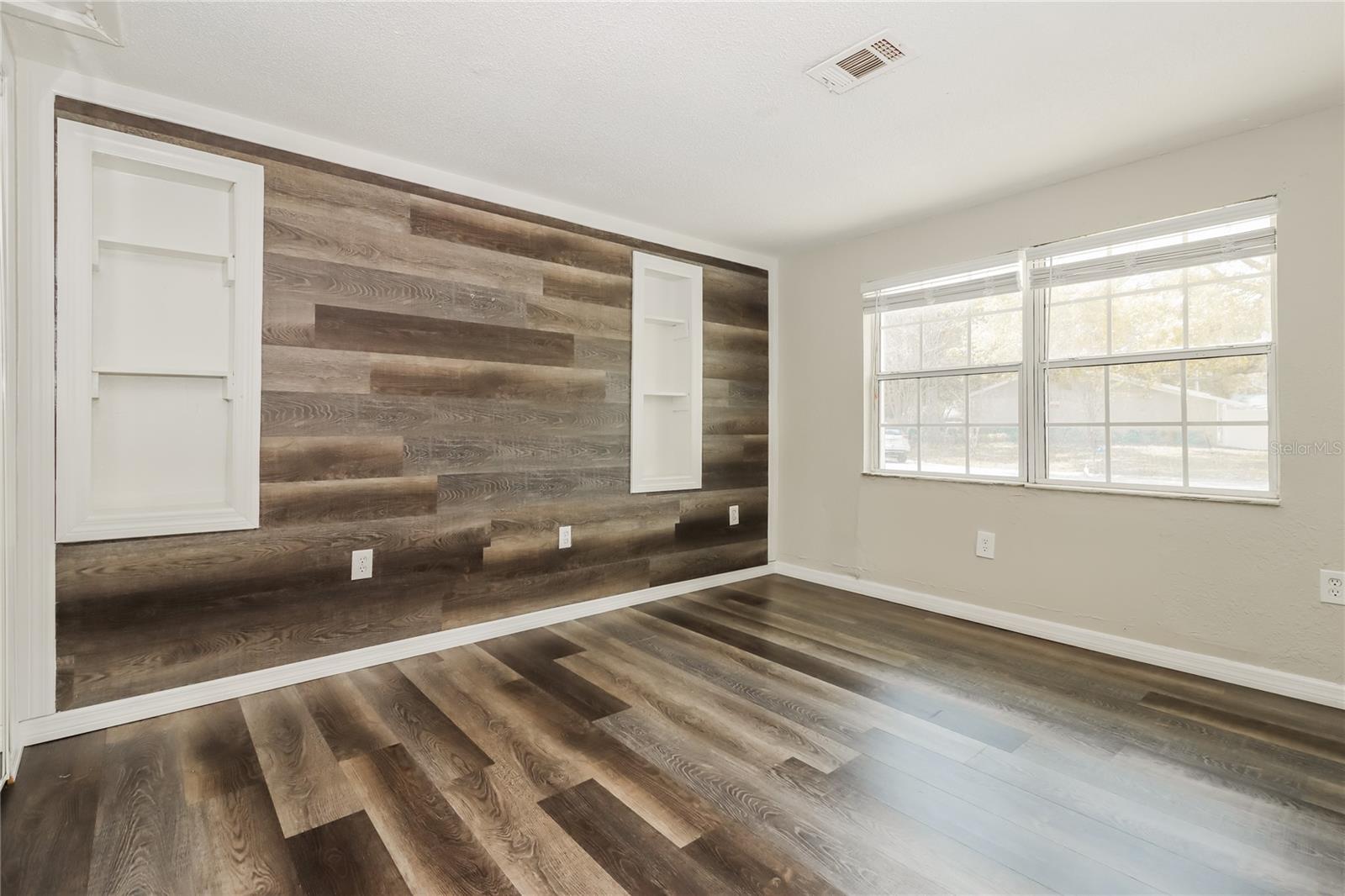 RIDGE CREST - Residential