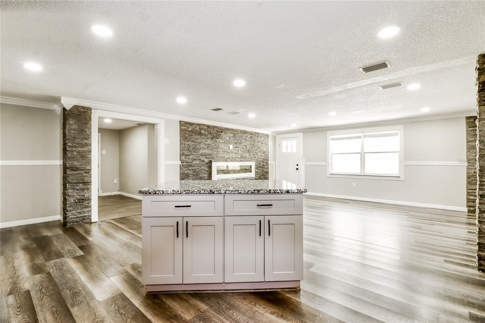 RIDGE CREST - Residential