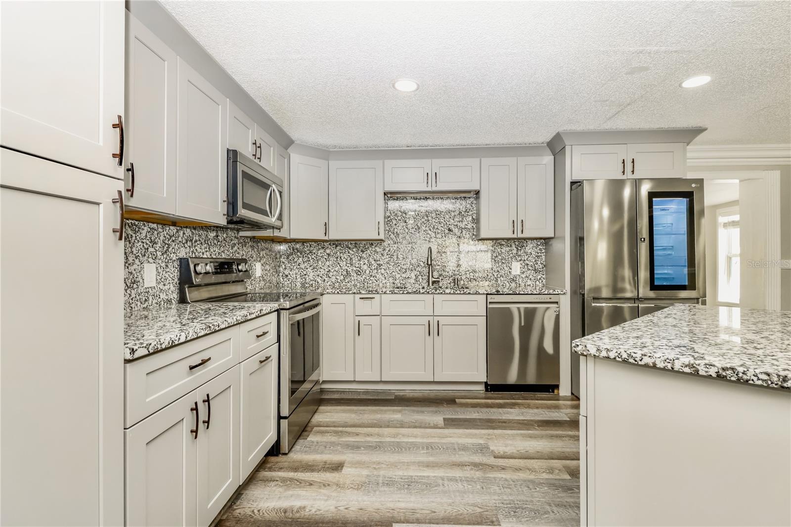 RIDGE CREST - Residential