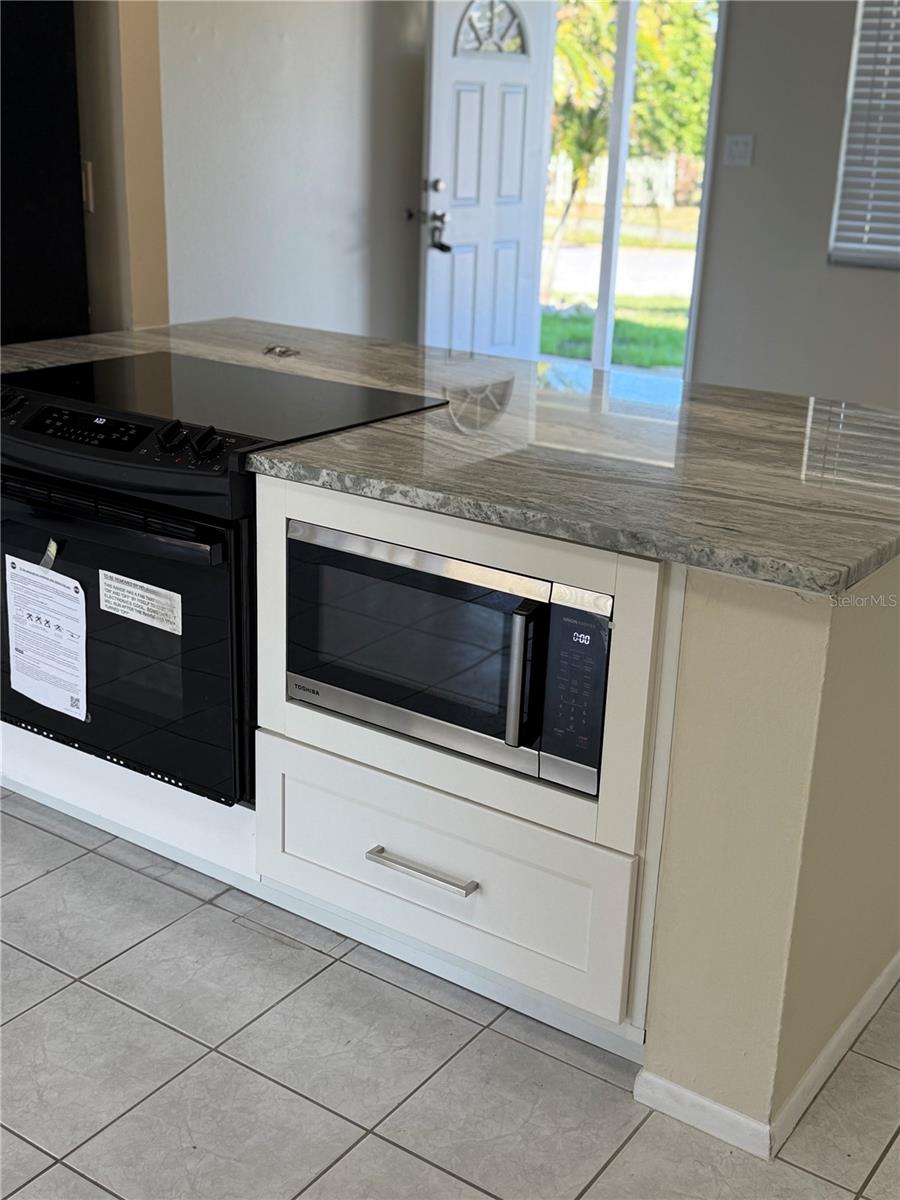 LAKE SARASOTA - Residential