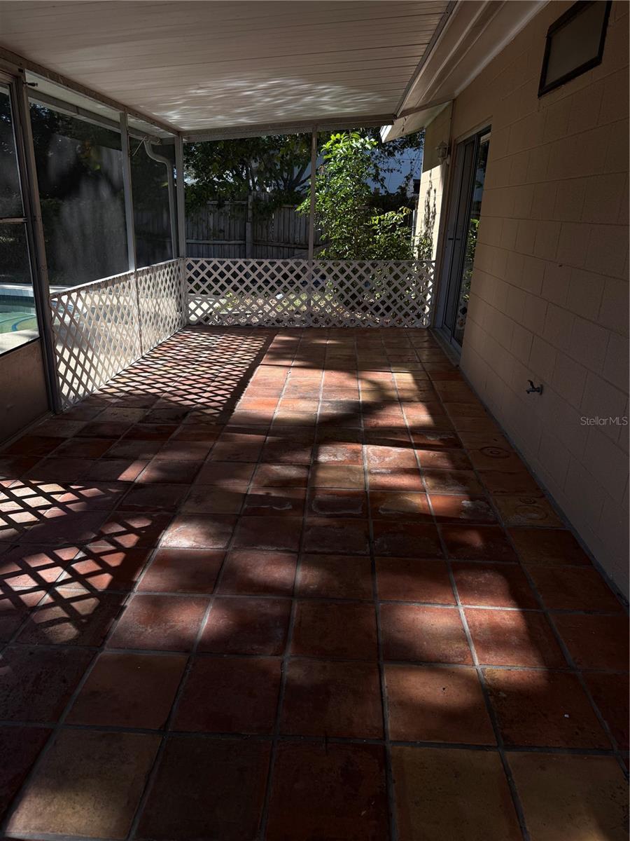 LAKE SARASOTA - Residential