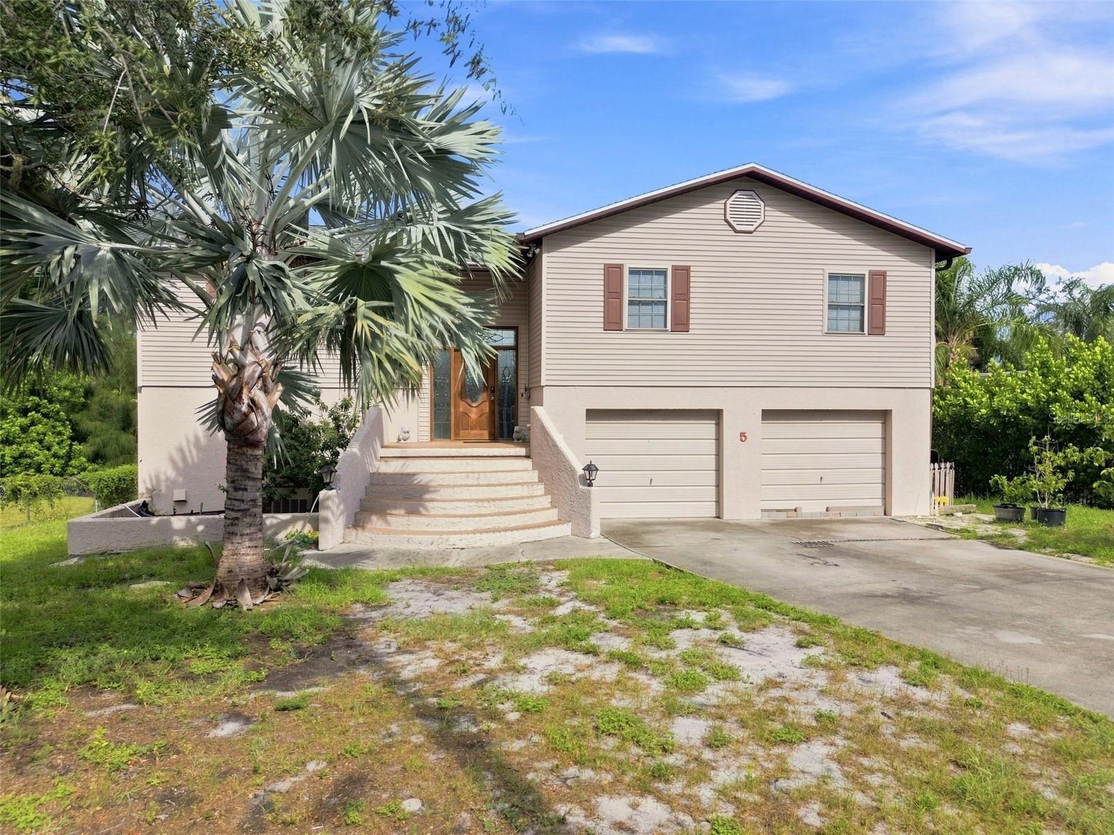 5 VENETIAN COURT