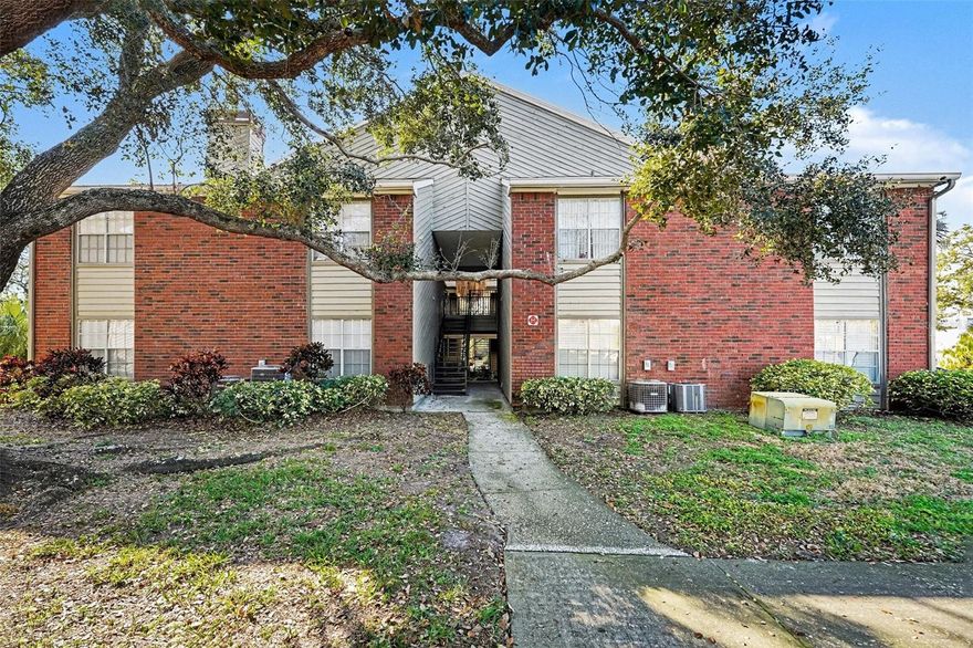 This charming 3-bedroom, 2-bathroom home offers the perfect blend of comfort, functionality, and location. Step inside to find a bright and inviting layout with spacious living areas designed for both relaxing and entertaining. The split-bedroom floor plan provides added privacy, while the generously sized primary suite features its own private bath for your comfort and convenience.
The kitchen offers ample cabinet and counter space, making meal prep and gatherings a breeze. Each additional bedroom is well-sized—perfect for family, guests, or a home office setup.Enjoy Florida living with a backyard that offers plenty of space for outdoor entertaining, pets, or simply soaking up the sunshine. Conveniently located near shopping, dining, parks, and major roadways, this home makes commuting and everyday errands easy.
Whether you're a first-time buyer, downsizing, or looking for your next investment opportunity, this move-in-ready home is one you won’t want to miss. Schedule your private showing today!