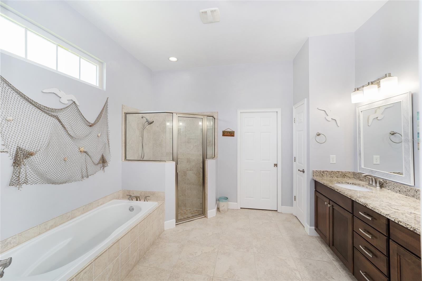 WESTON OAKS - Residential