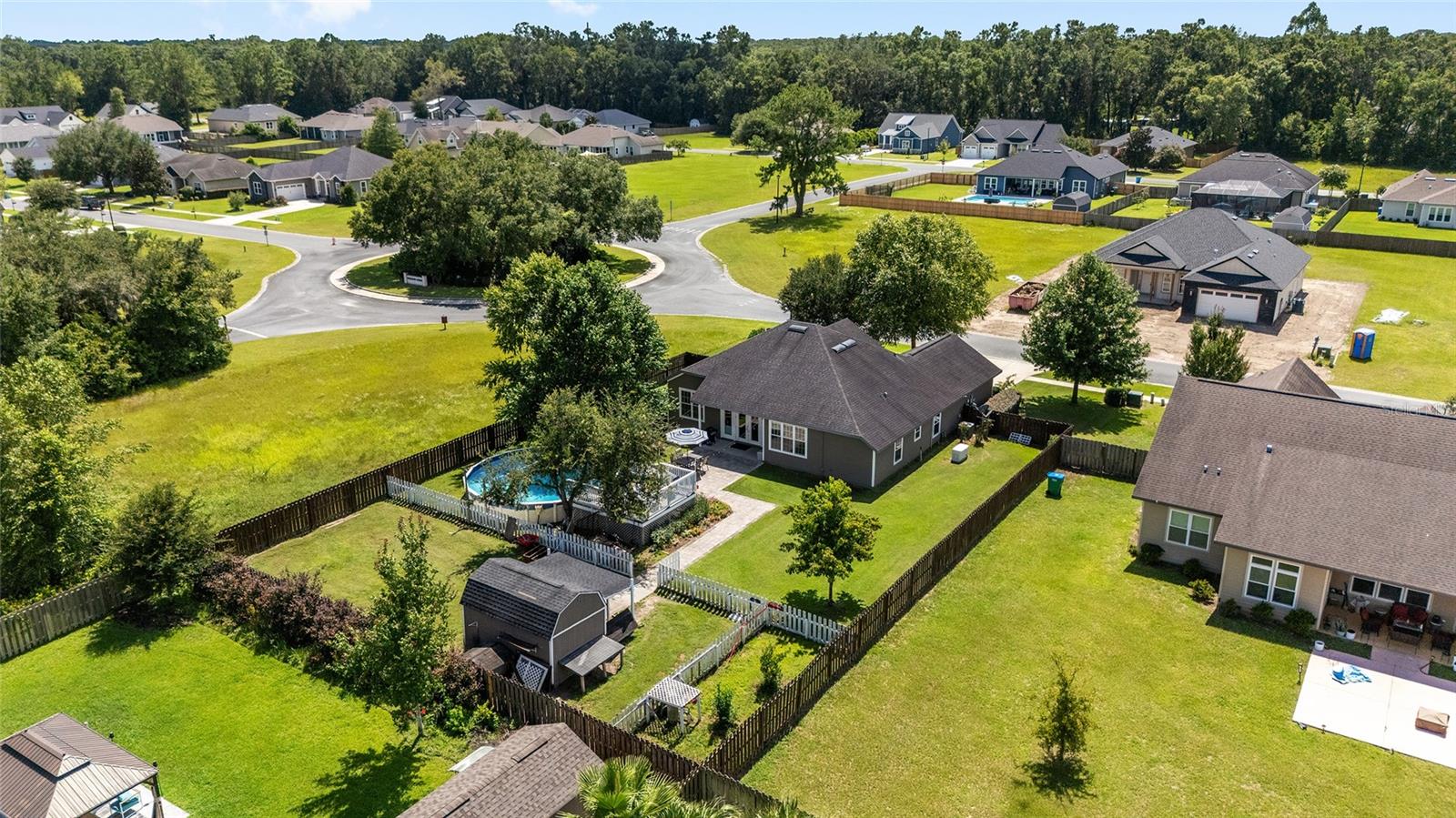 WESTON OAKS - Residential