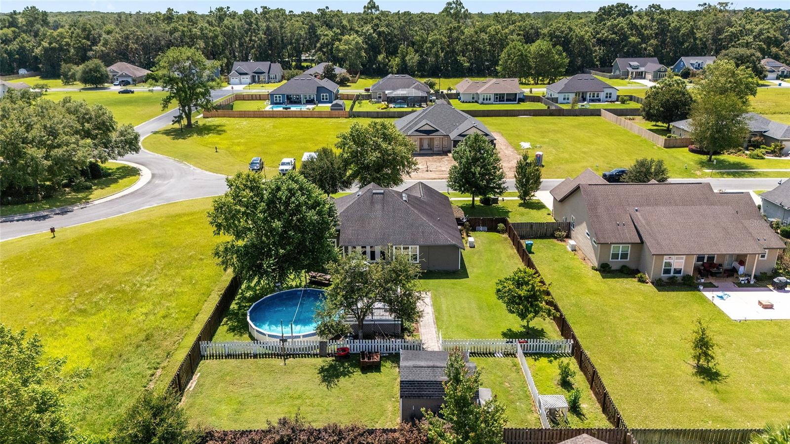 WESTON OAKS - Residential