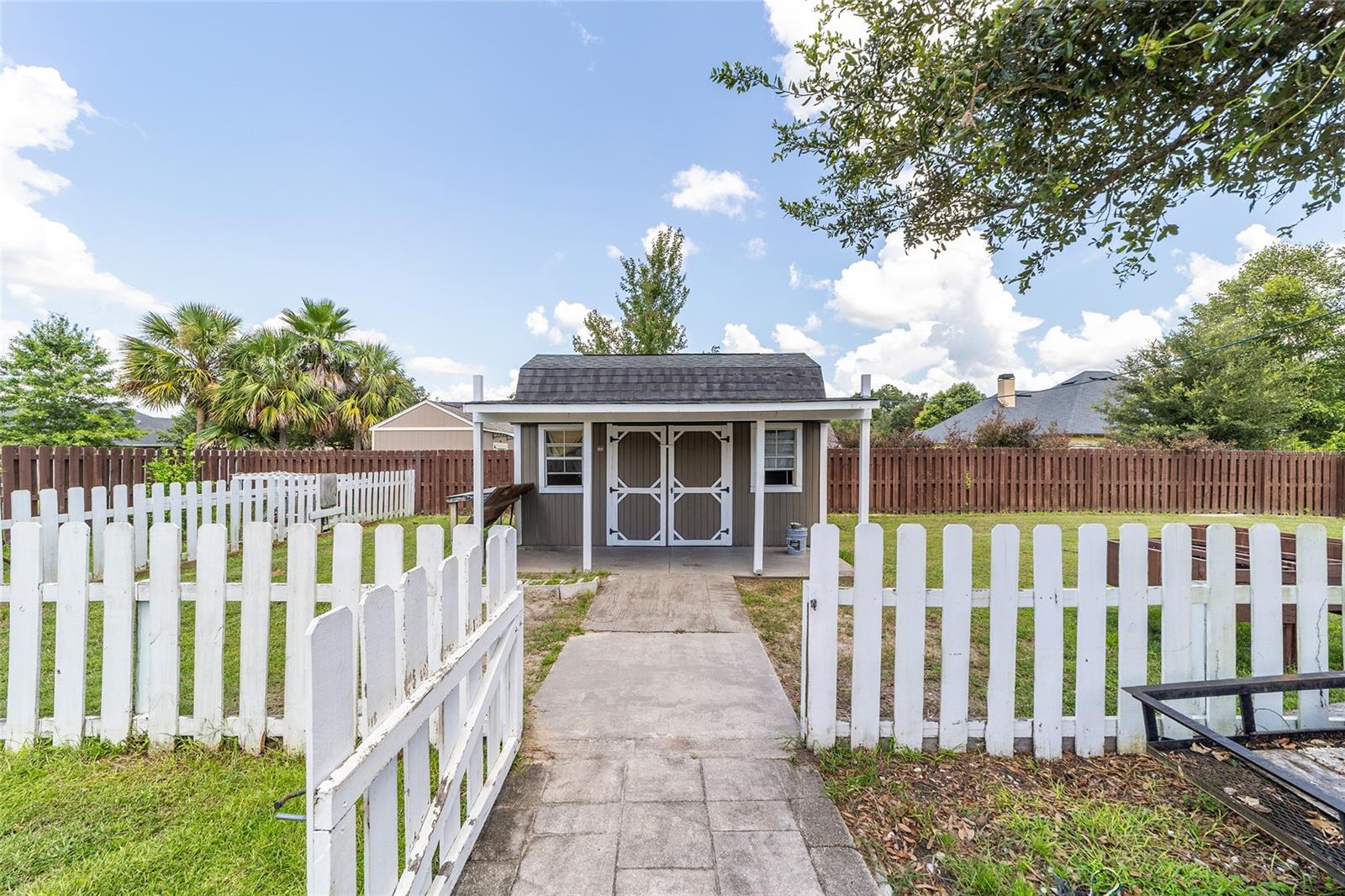 WESTON OAKS - Residential