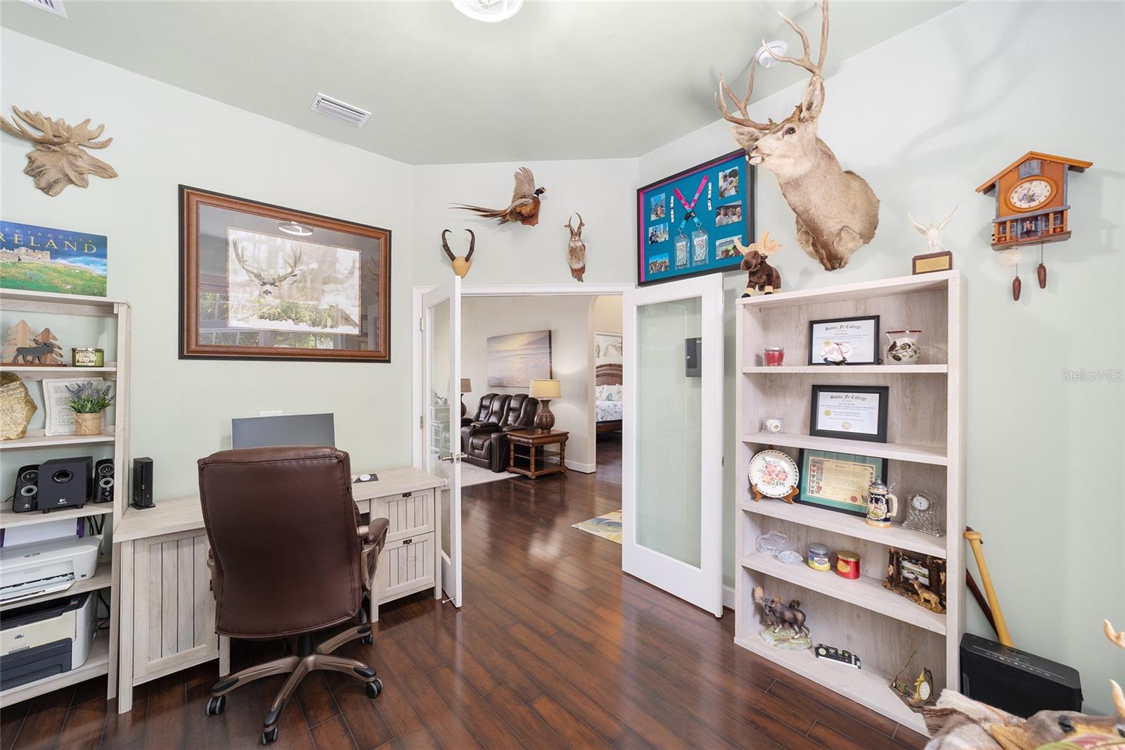 WESTON OAKS - Residential