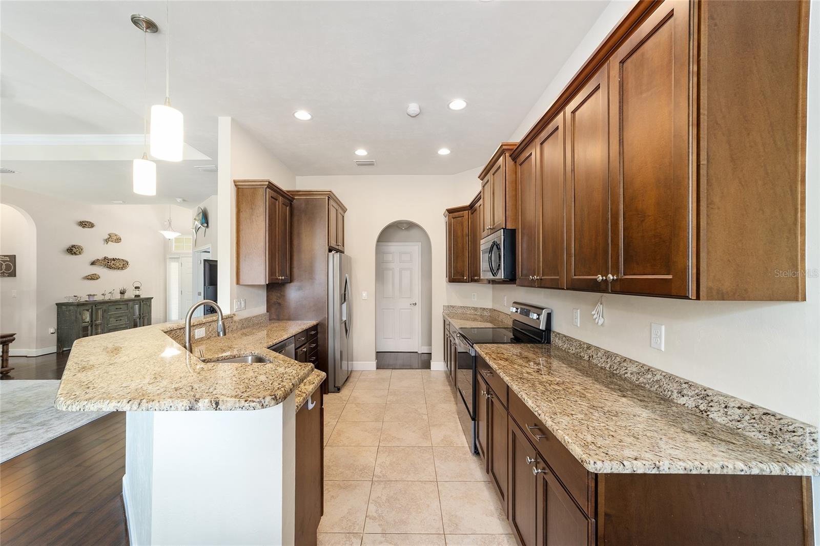 WESTON OAKS - Residential