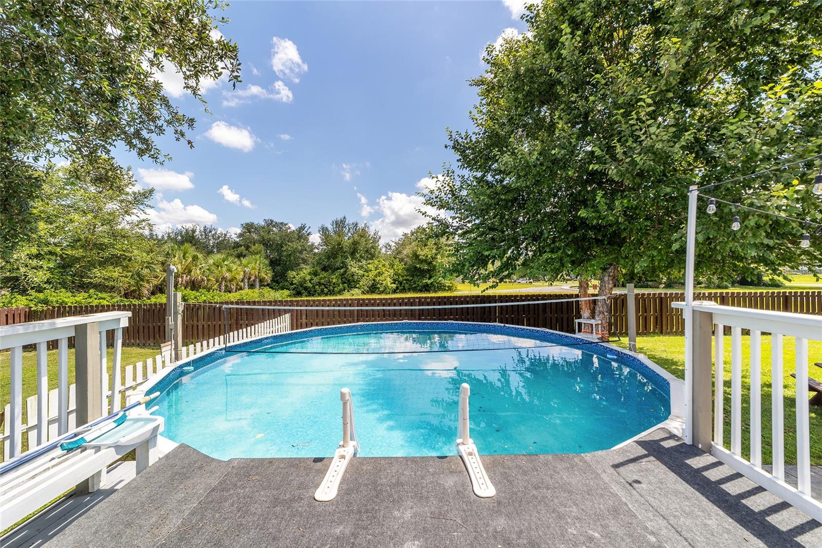 WESTON OAKS - Residential