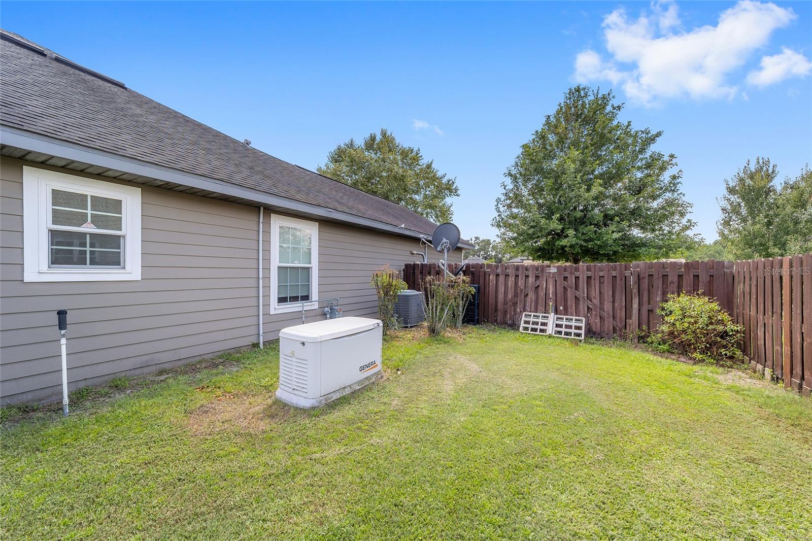 WESTON OAKS - Residential