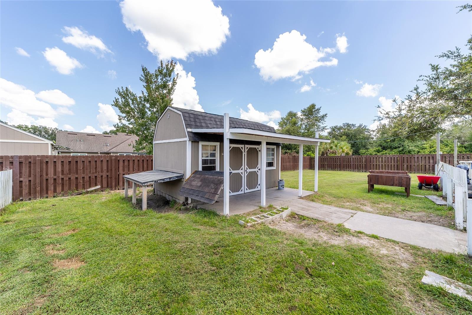 WESTON OAKS - Residential