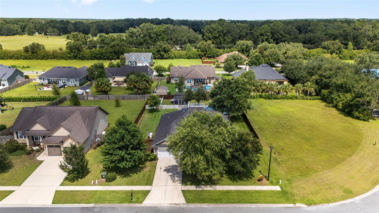 WESTON OAKS - Residential