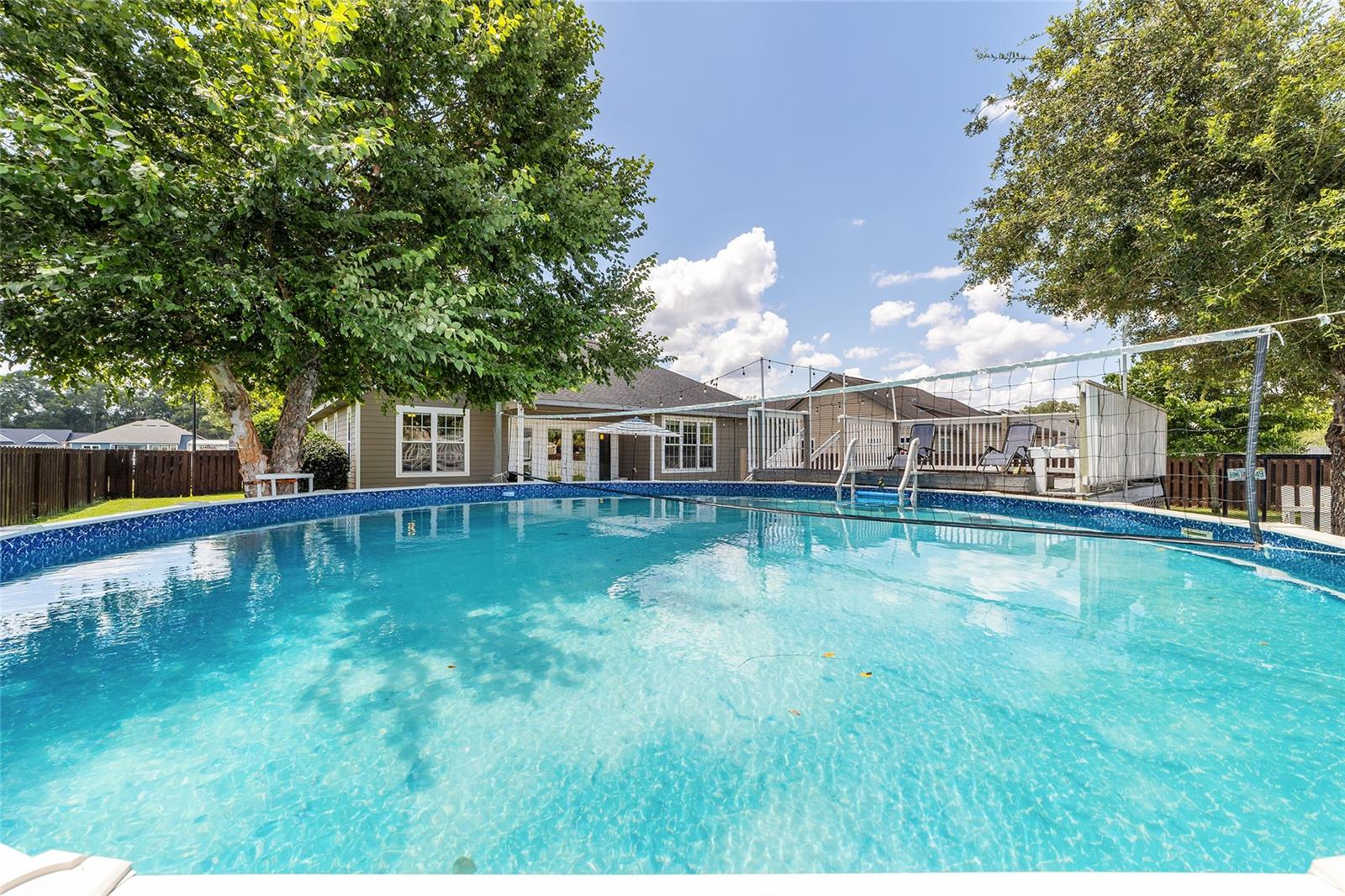 WESTON OAKS - Residential