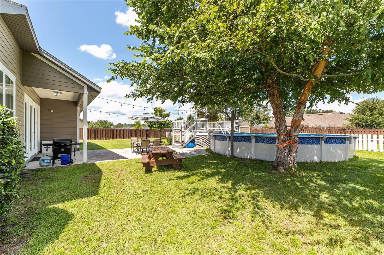 WESTON OAKS - Residential