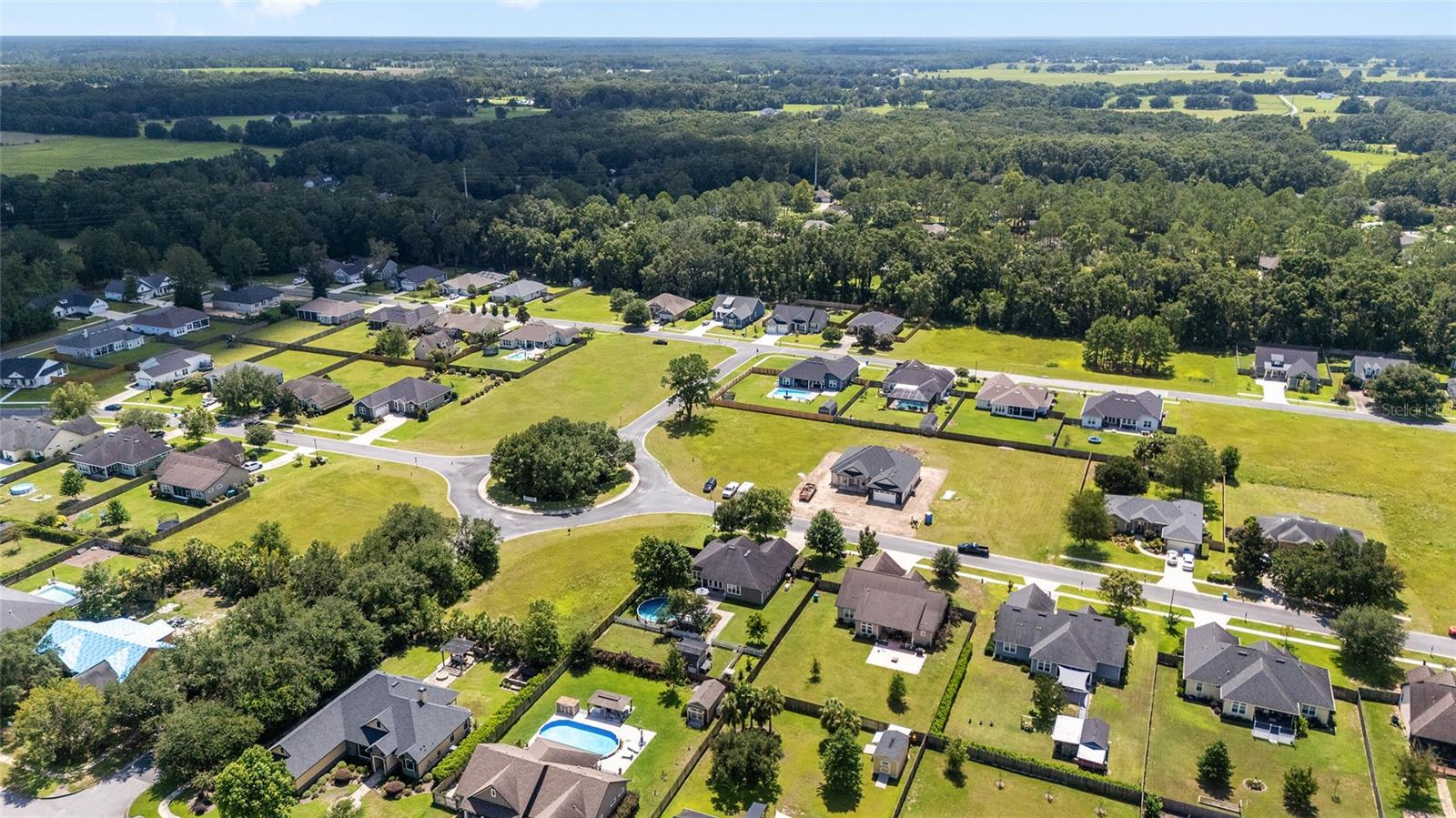 WESTON OAKS - Residential