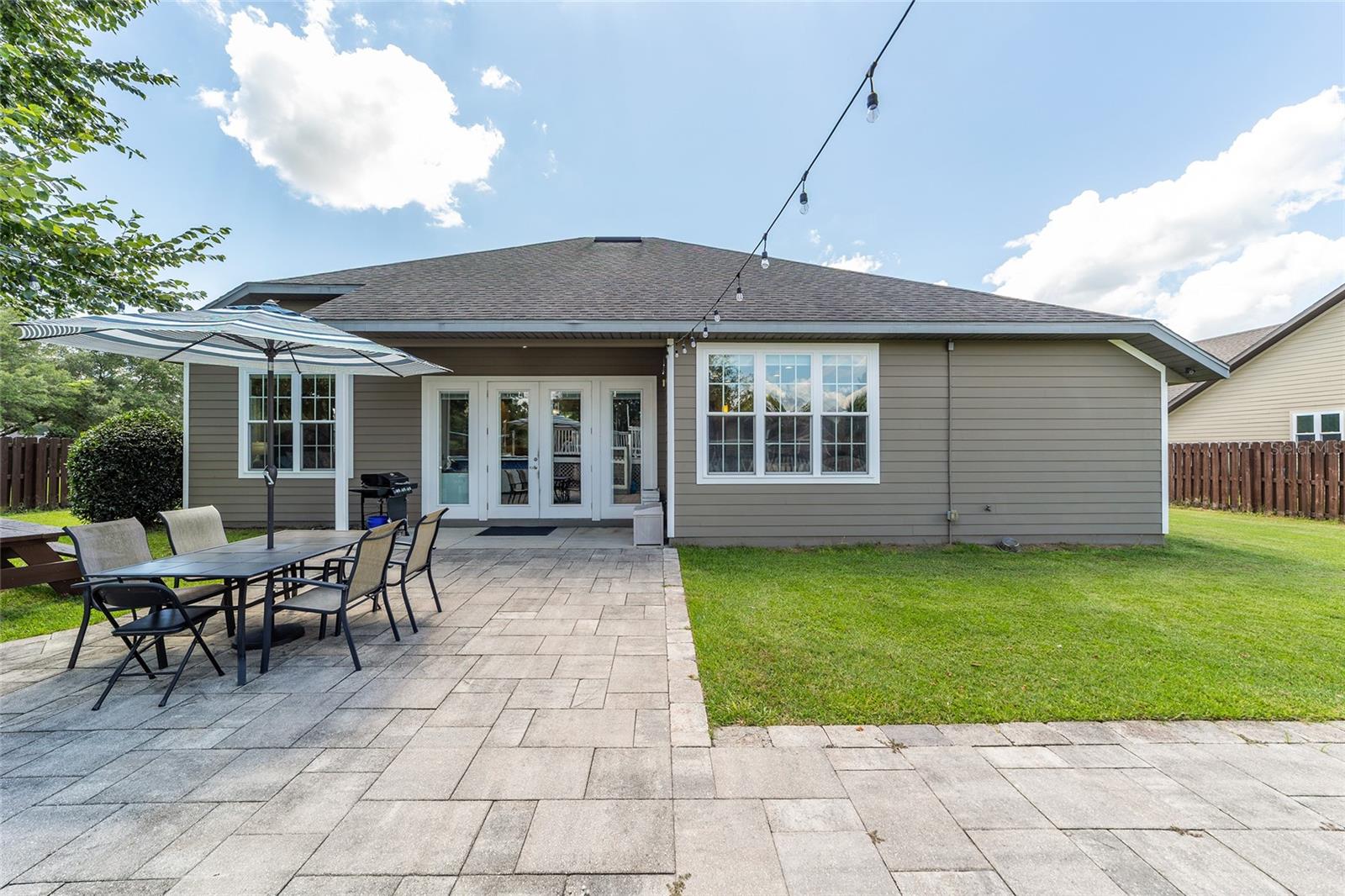 WESTON OAKS - Residential