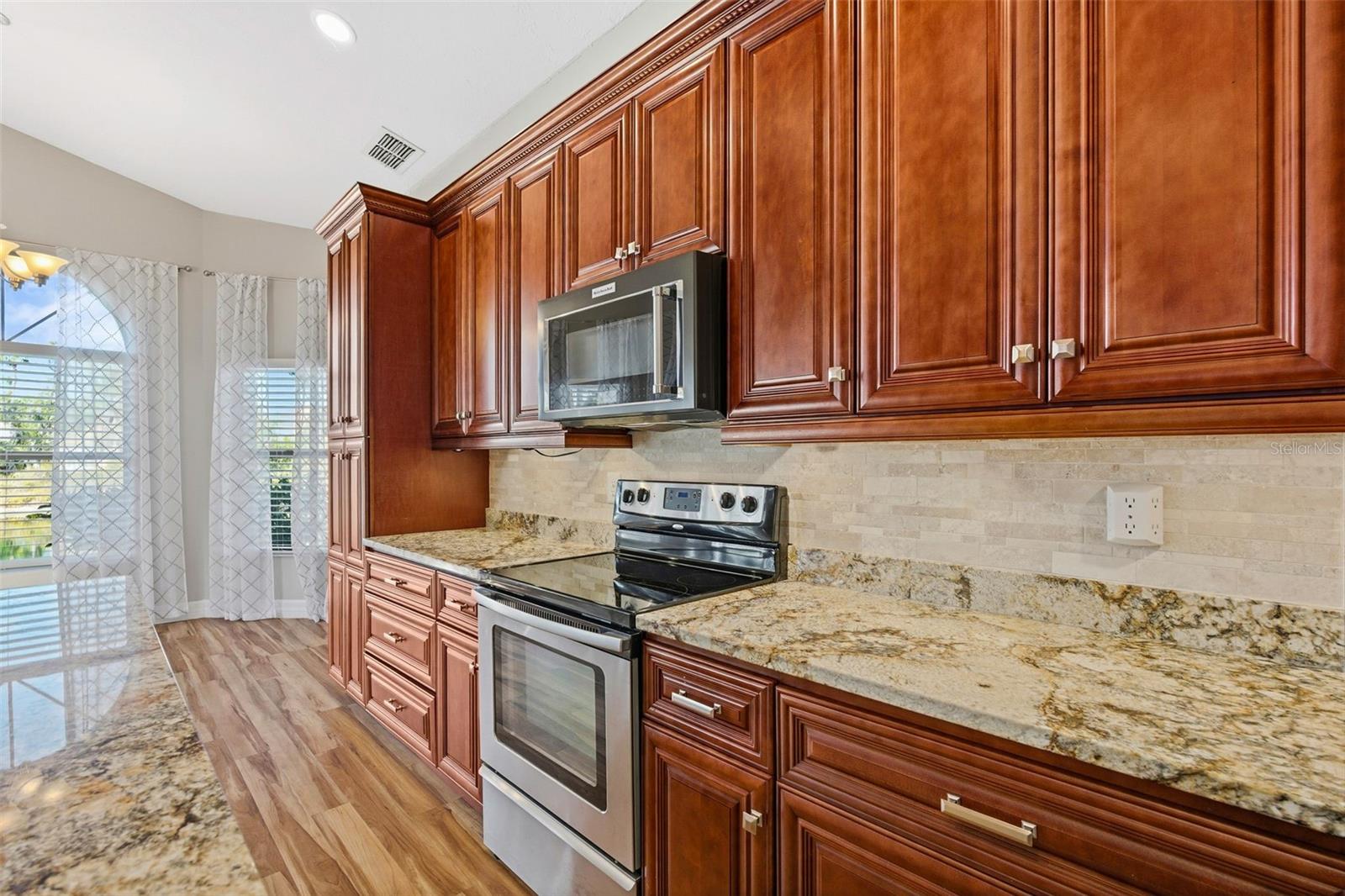 PALM WEST - Residential