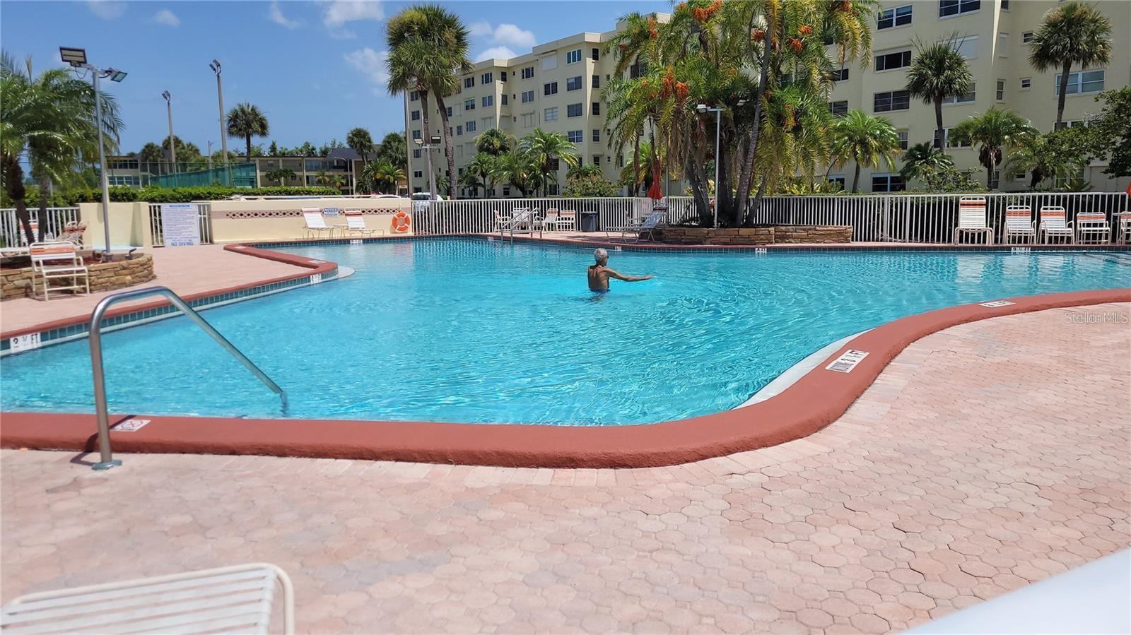 LEXINGTON TOWERS CONDO - Residential