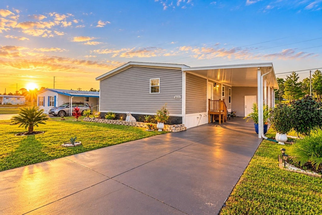 Photo of 8020 Eastern Circle Drive, Brooksville, FL 34613 (MLS # W7890791)