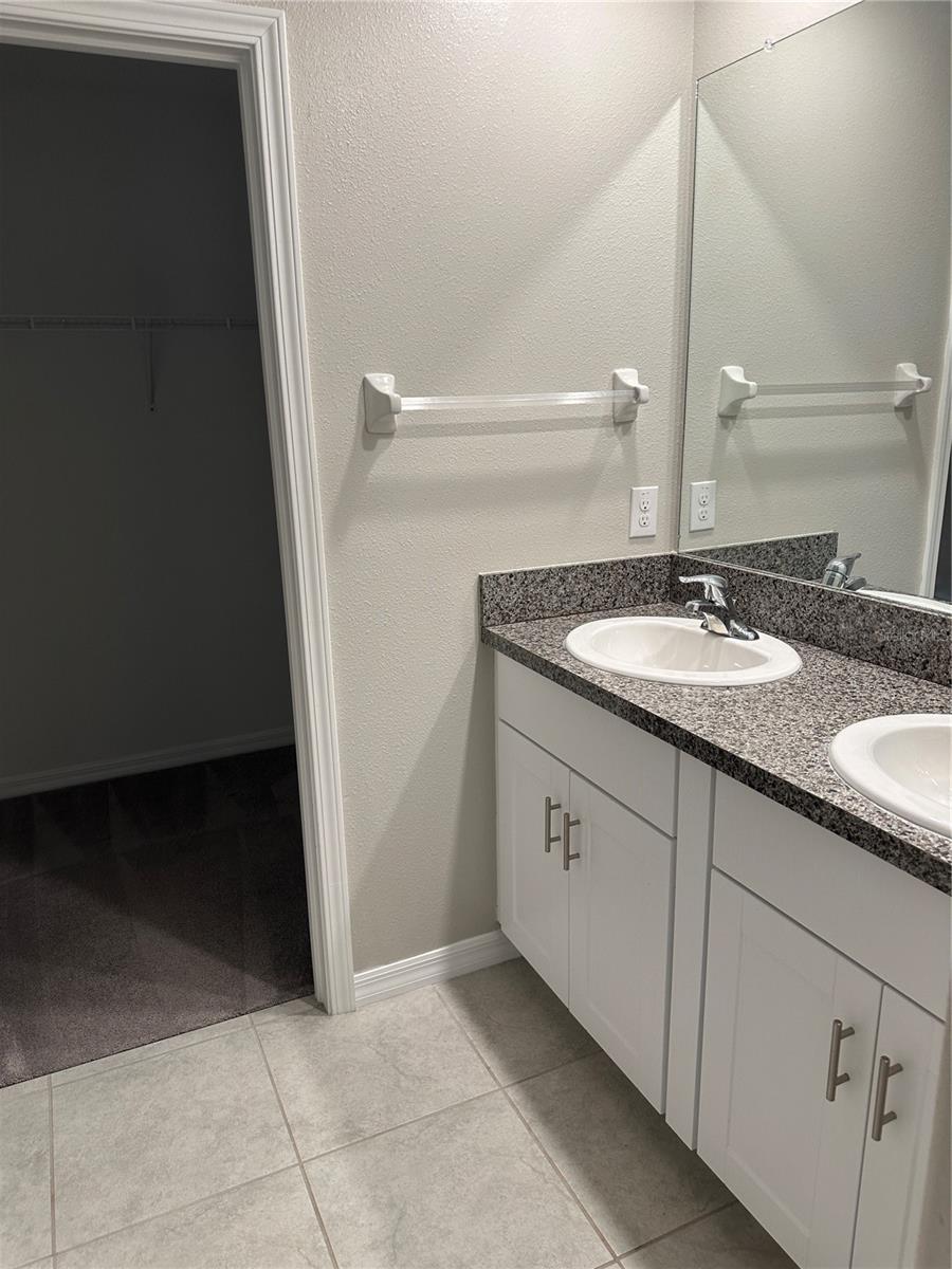 LEISEY SUB - Residential Lease