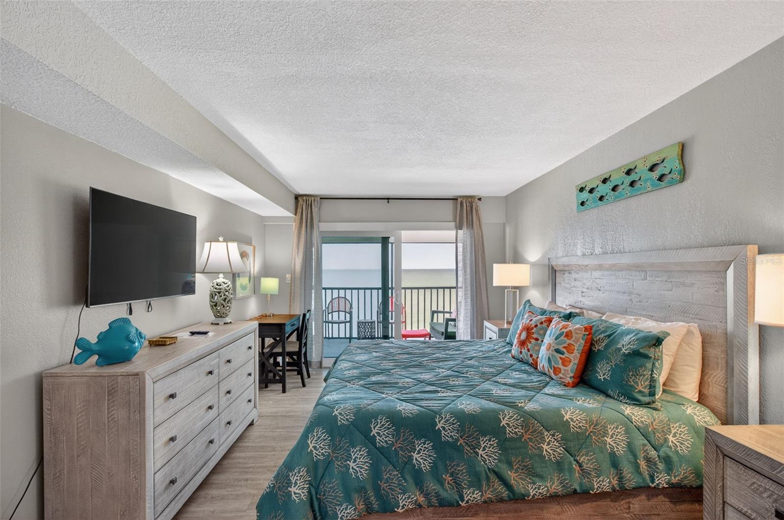 ARIE DAM CONDO - Residential