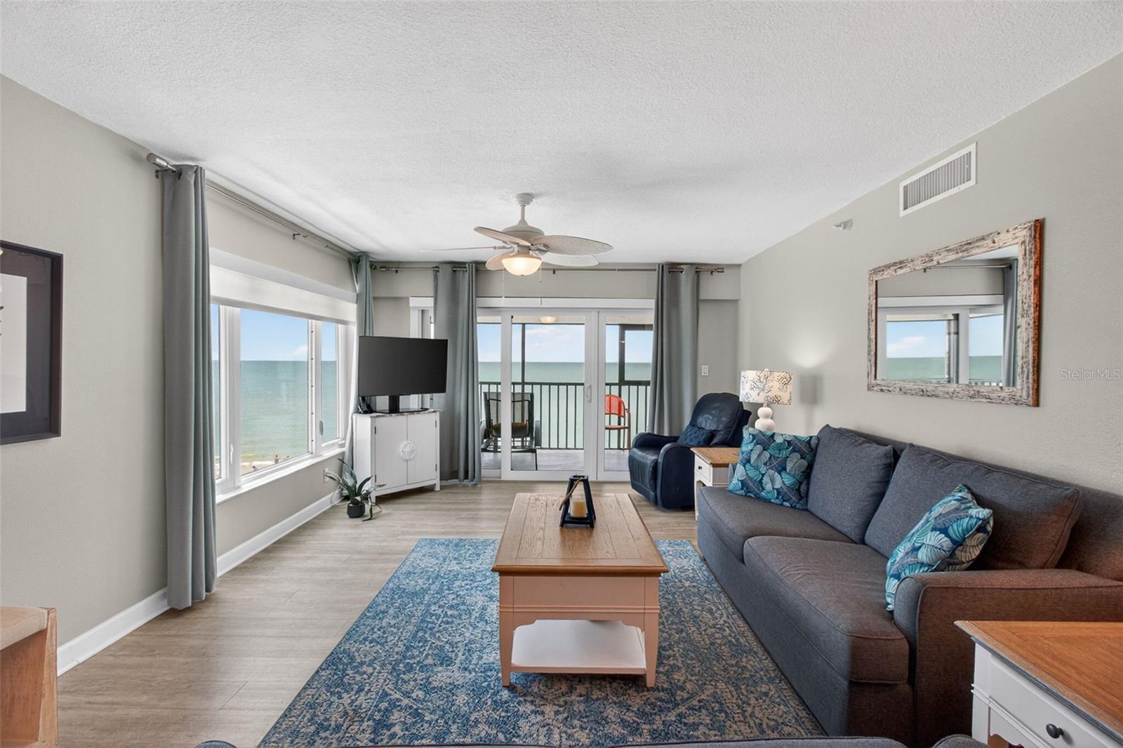 ARIE DAM CONDO - Residential