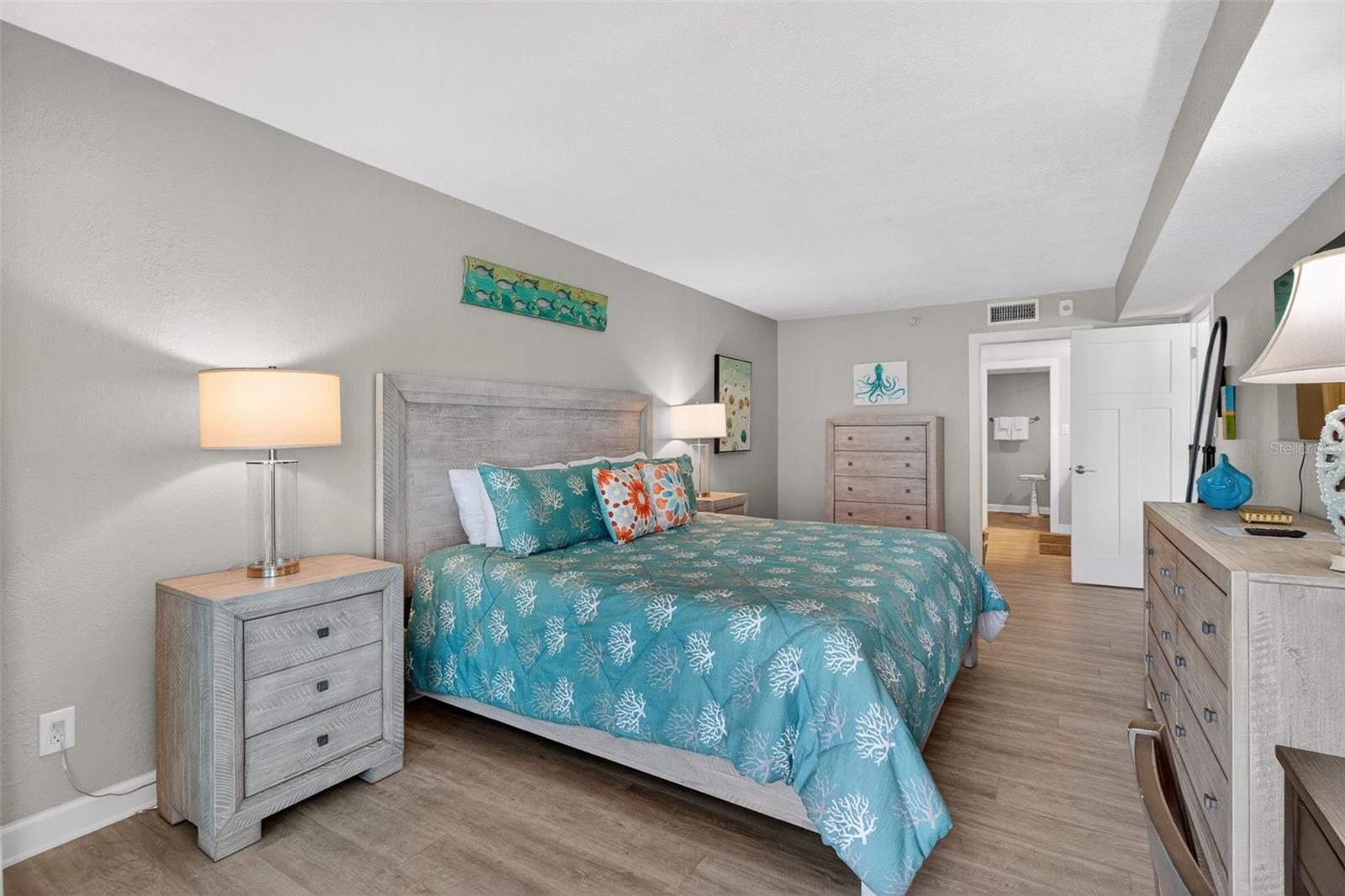 ARIE DAM CONDO - Residential
