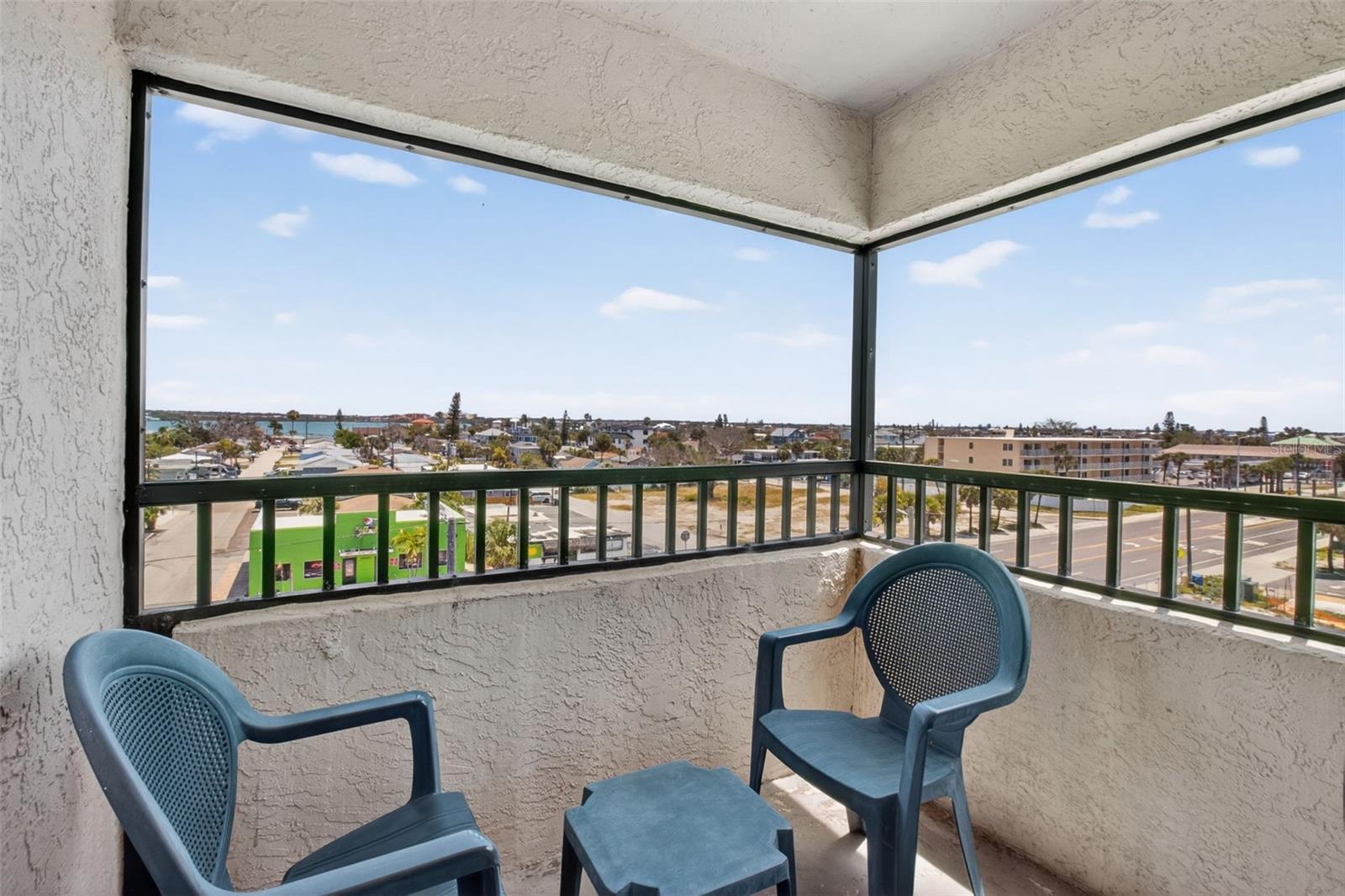 ARIE DAM CONDO - Residential