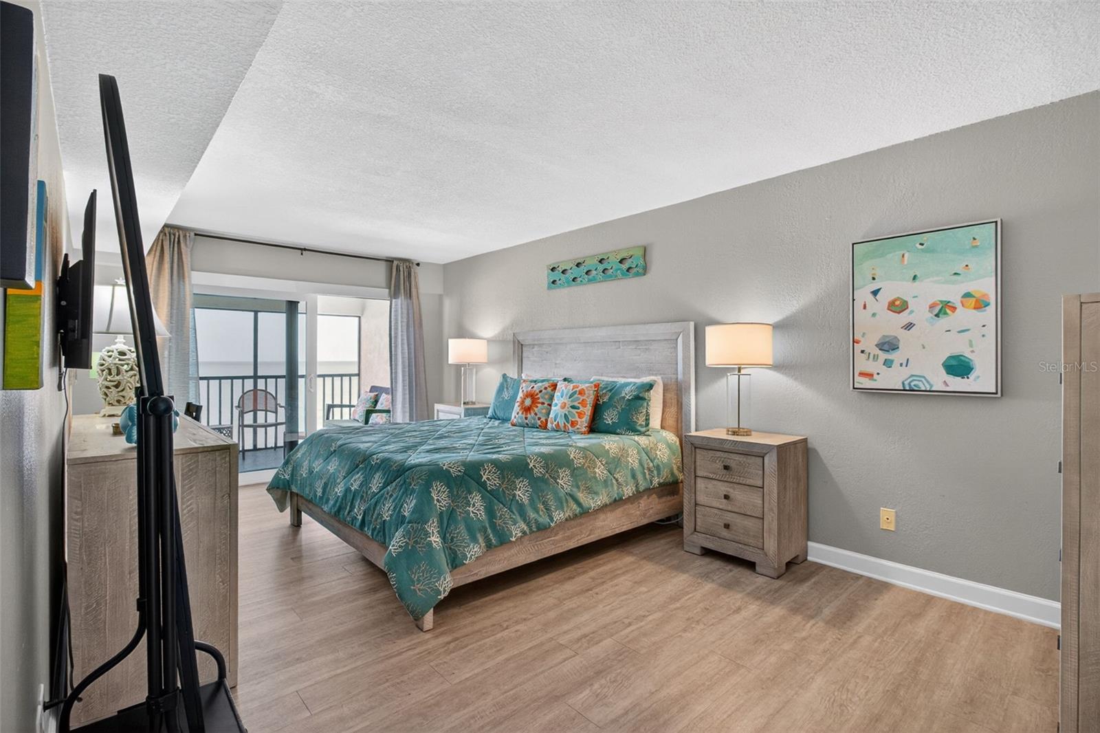 ARIE DAM CONDO - Residential