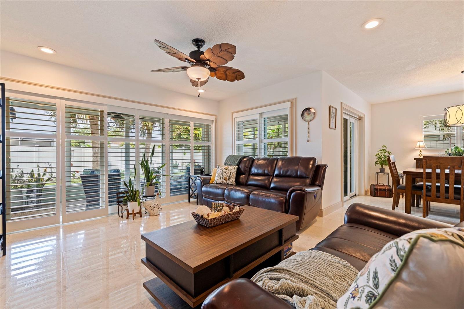 TIERRA VERDE - Residential