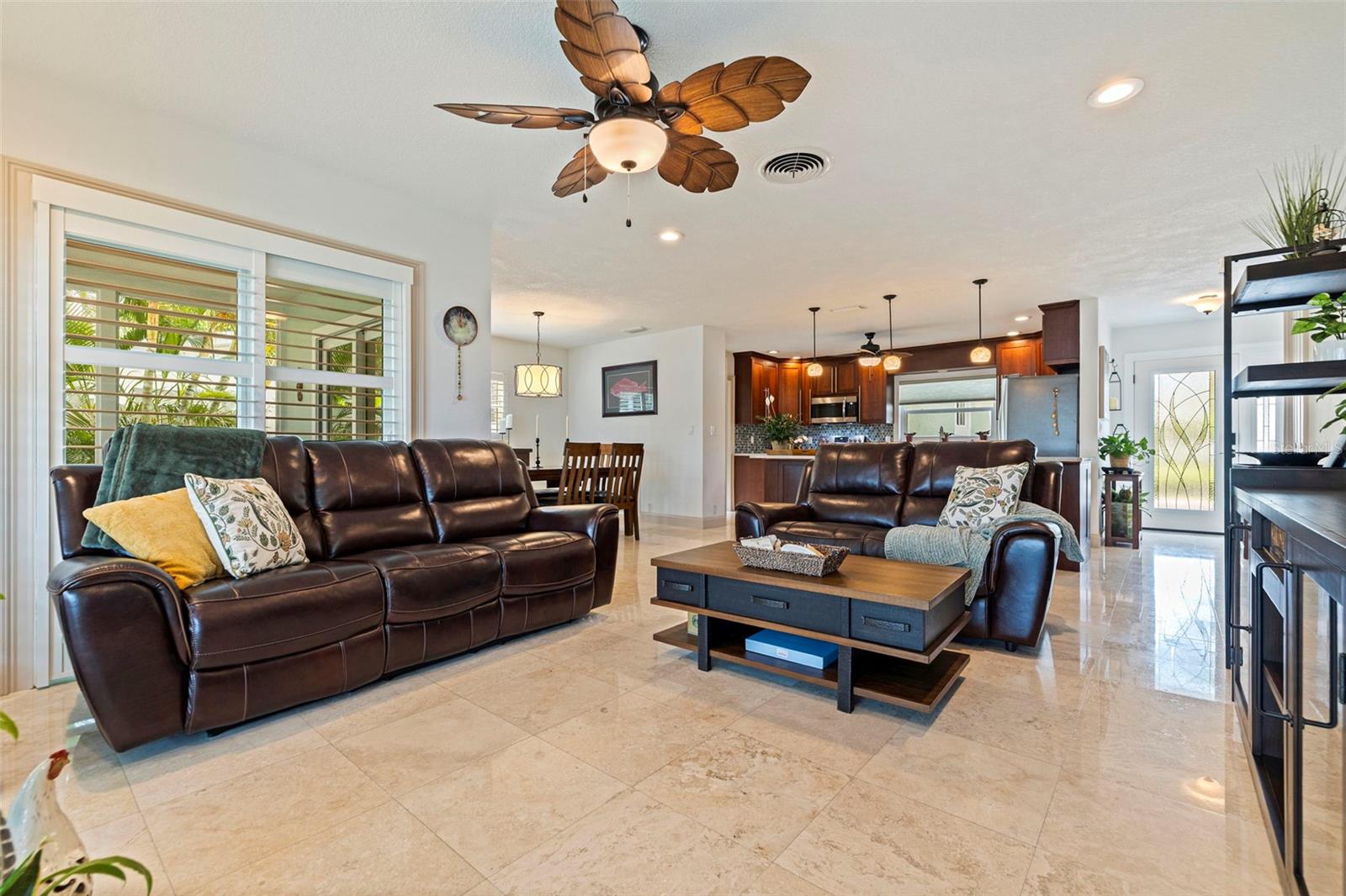 TIERRA VERDE - Residential
