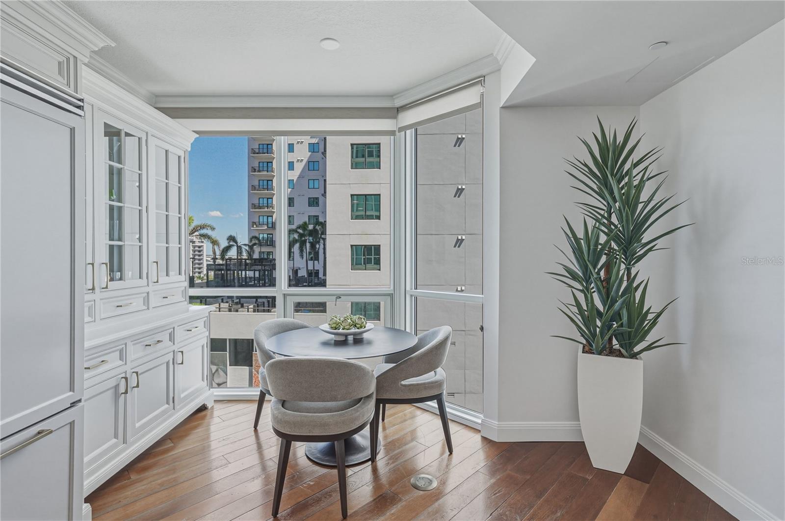 THE PLAZA HARBOUR ISLAND A CON - Residential