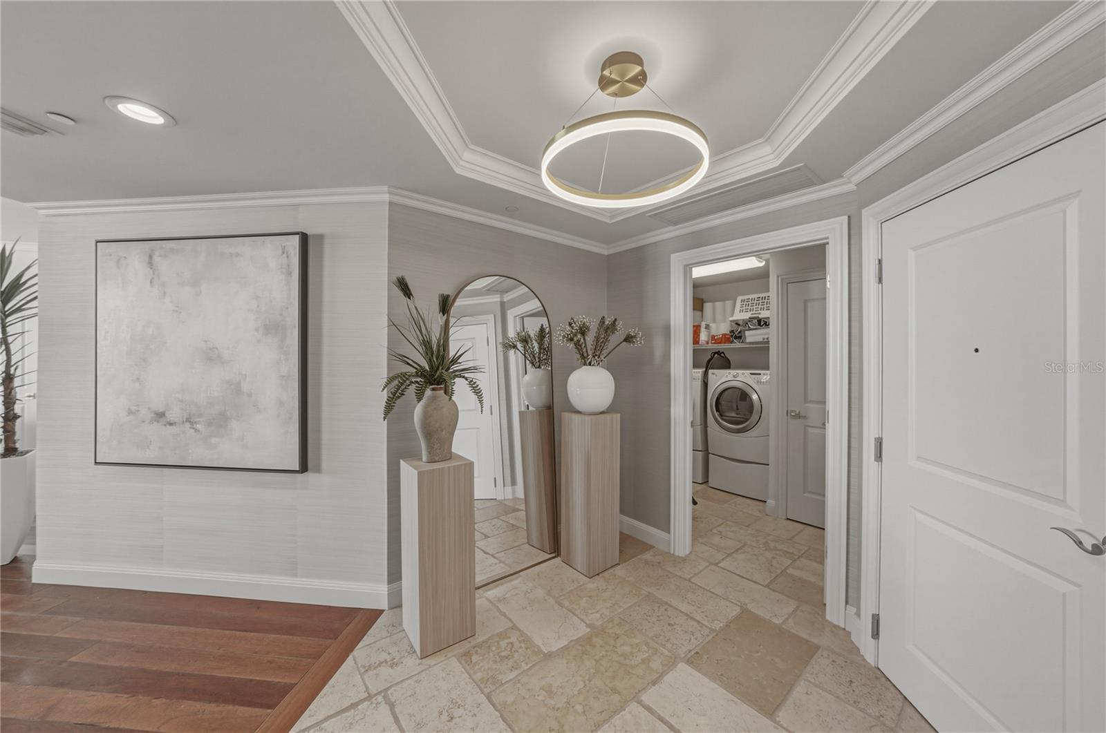 THE PLAZA HARBOUR ISLAND A CON - Residential