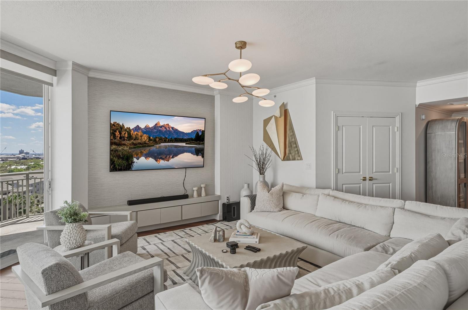 THE PLAZA HARBOUR ISLAND A CON - Residential