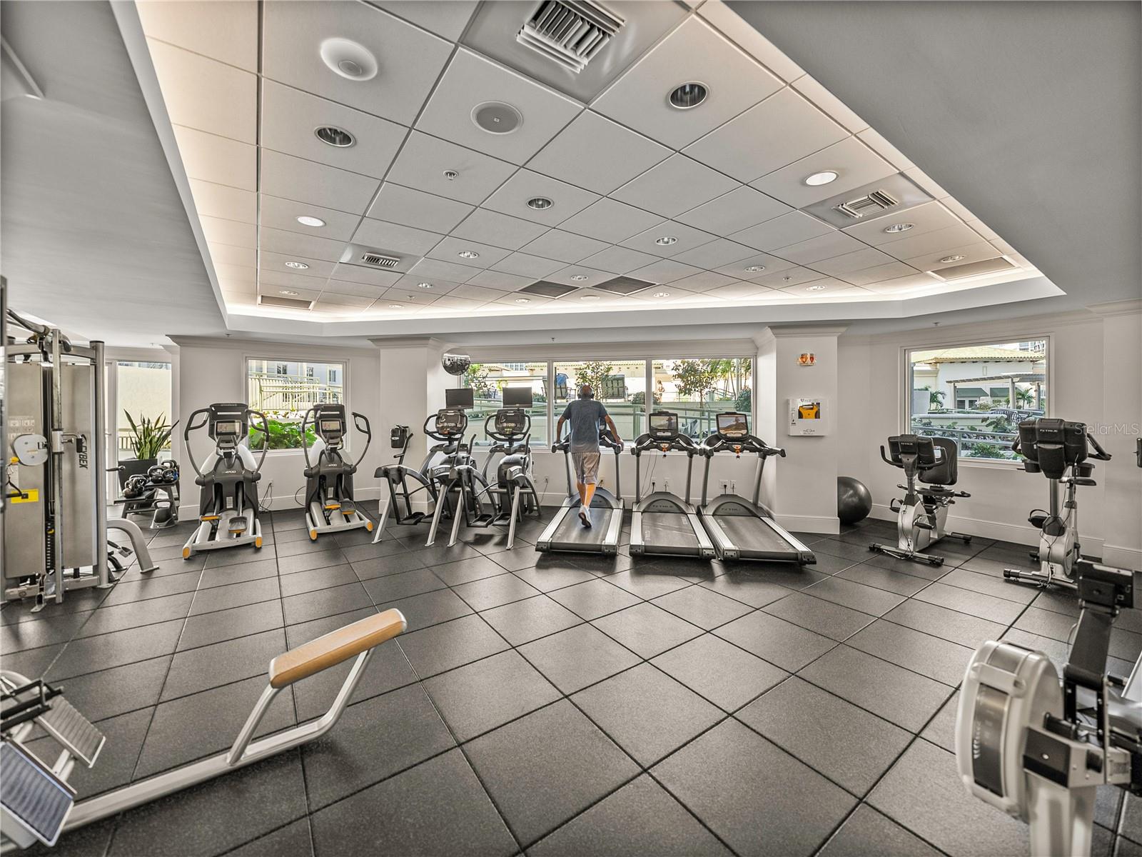 THE PLAZA HARBOUR ISLAND A CON - Residential