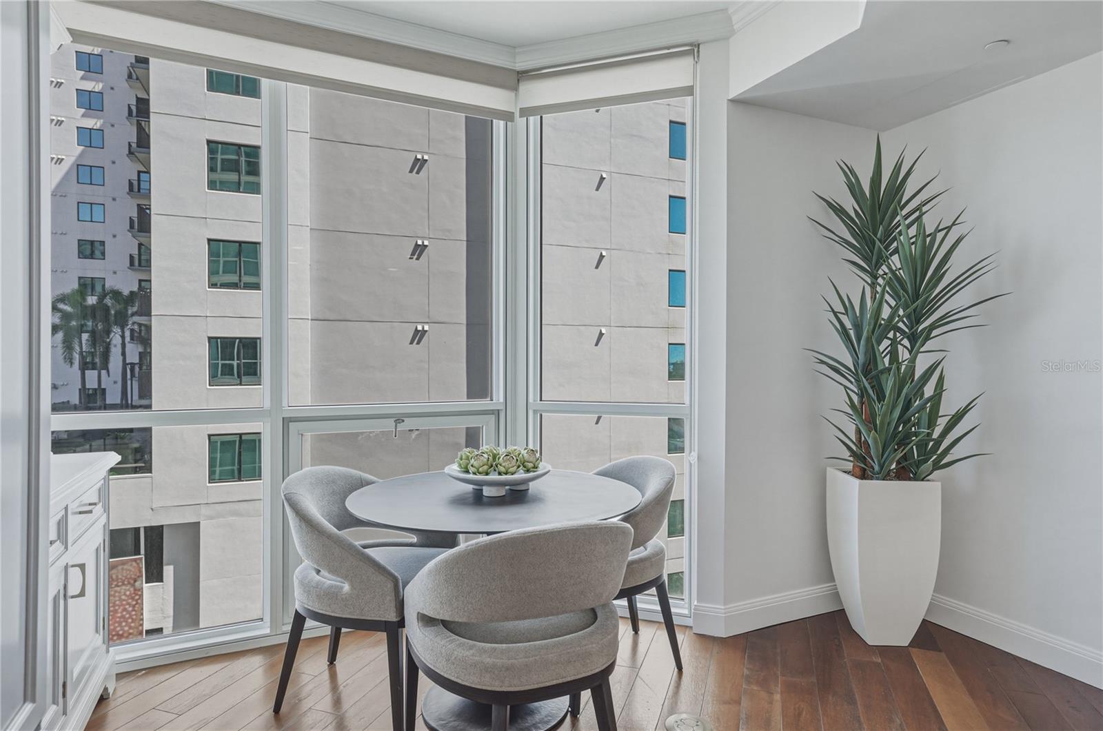 THE PLAZA HARBOUR ISLAND A CON - Residential