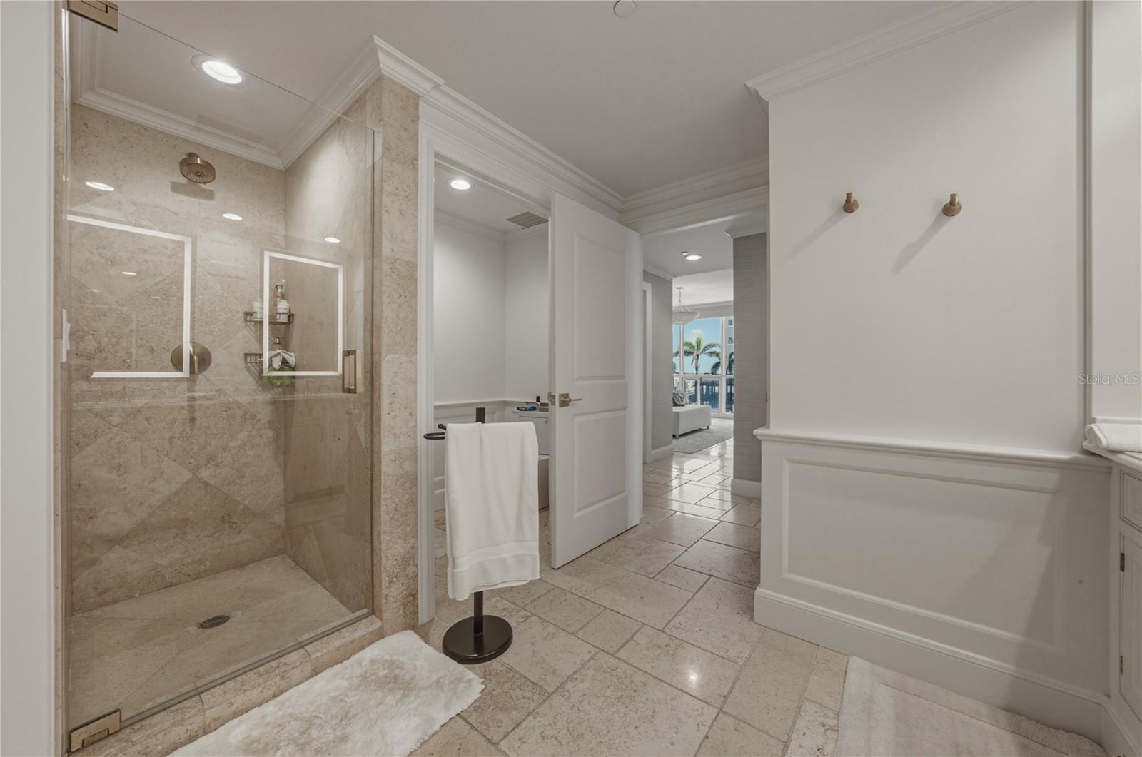 THE PLAZA HARBOUR ISLAND A CON - Residential