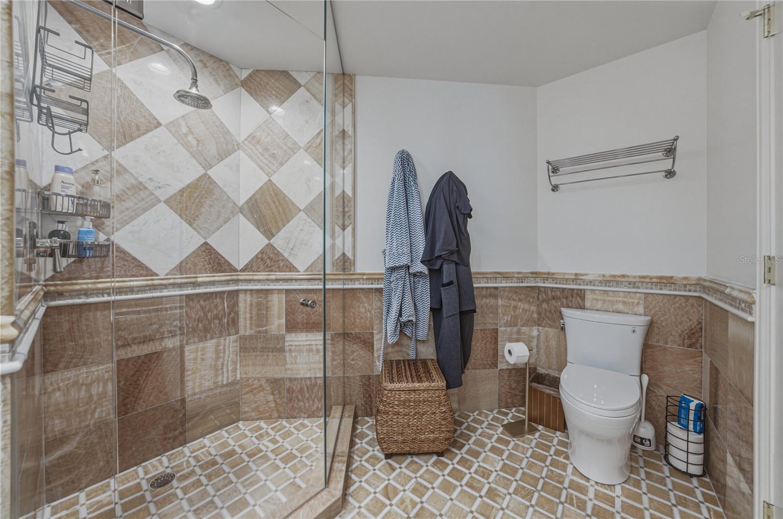 THE PLAZA HARBOUR ISLAND A CON - Residential