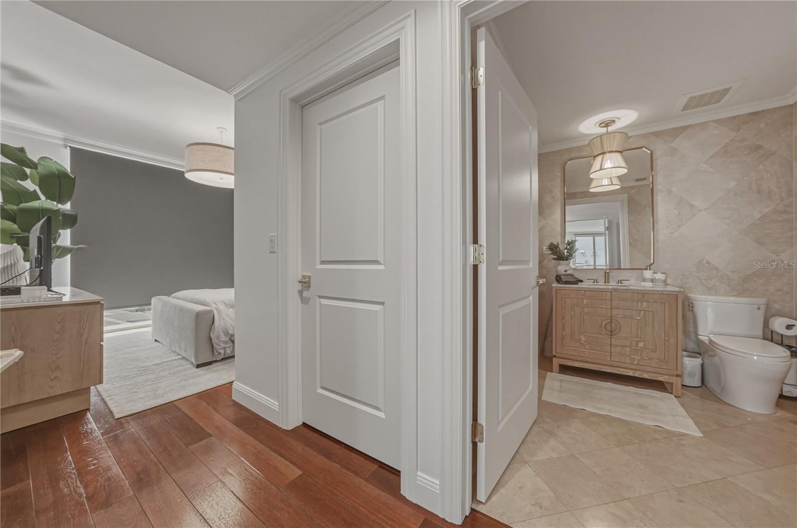 THE PLAZA HARBOUR ISLAND A CON - Residential