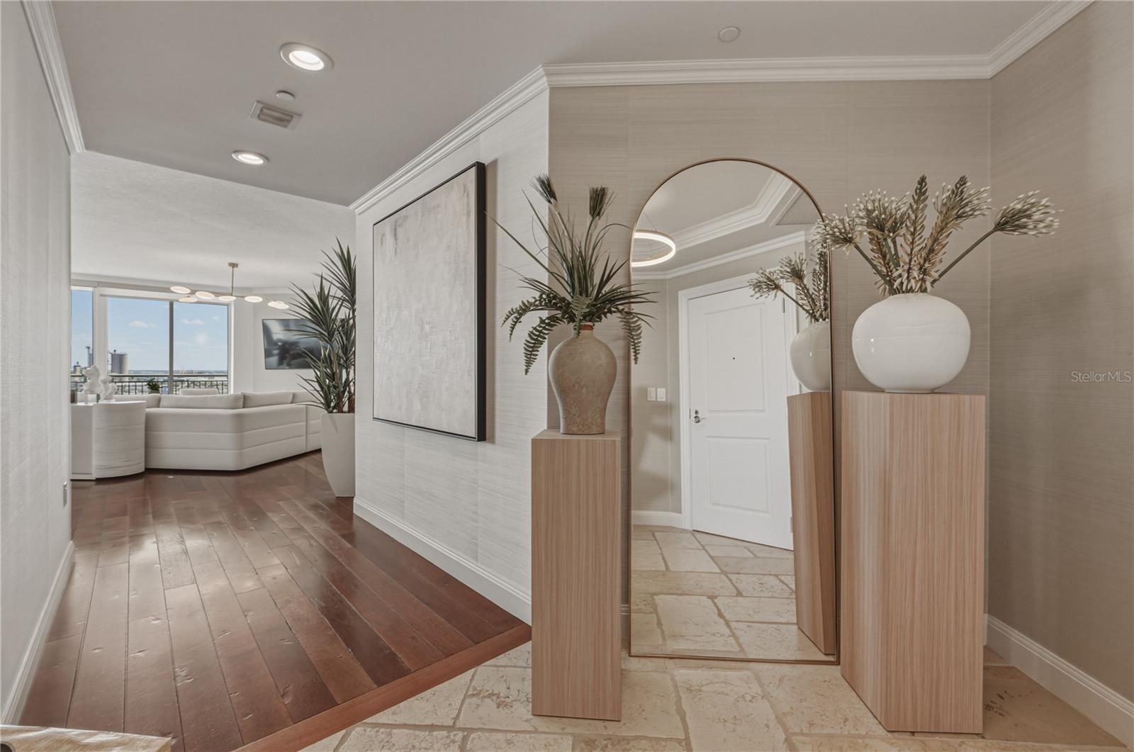 THE PLAZA HARBOUR ISLAND A CON - Residential